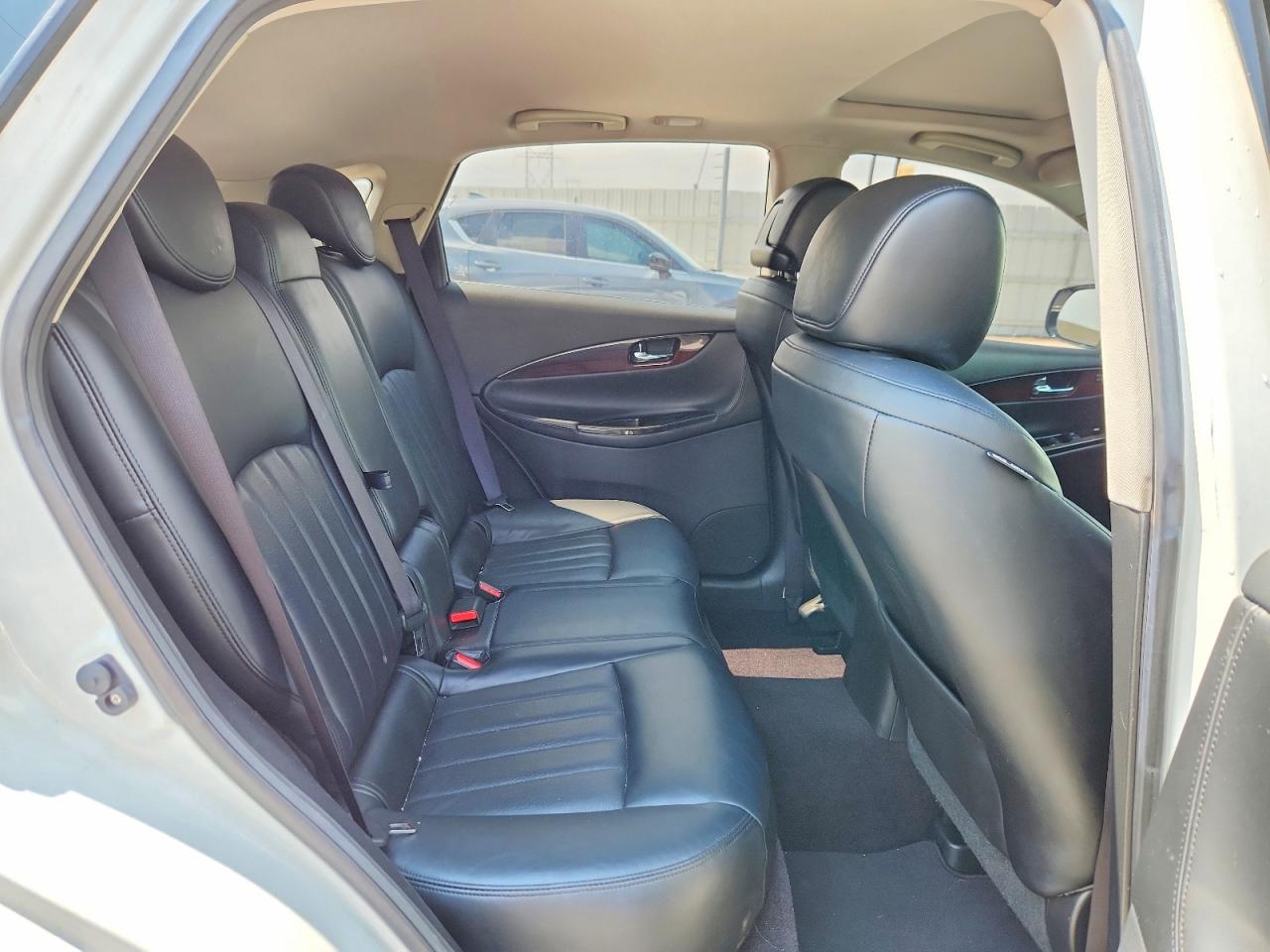2017 Infiniti Qx50 Base White vin: JN1BJ0RR6HM413104