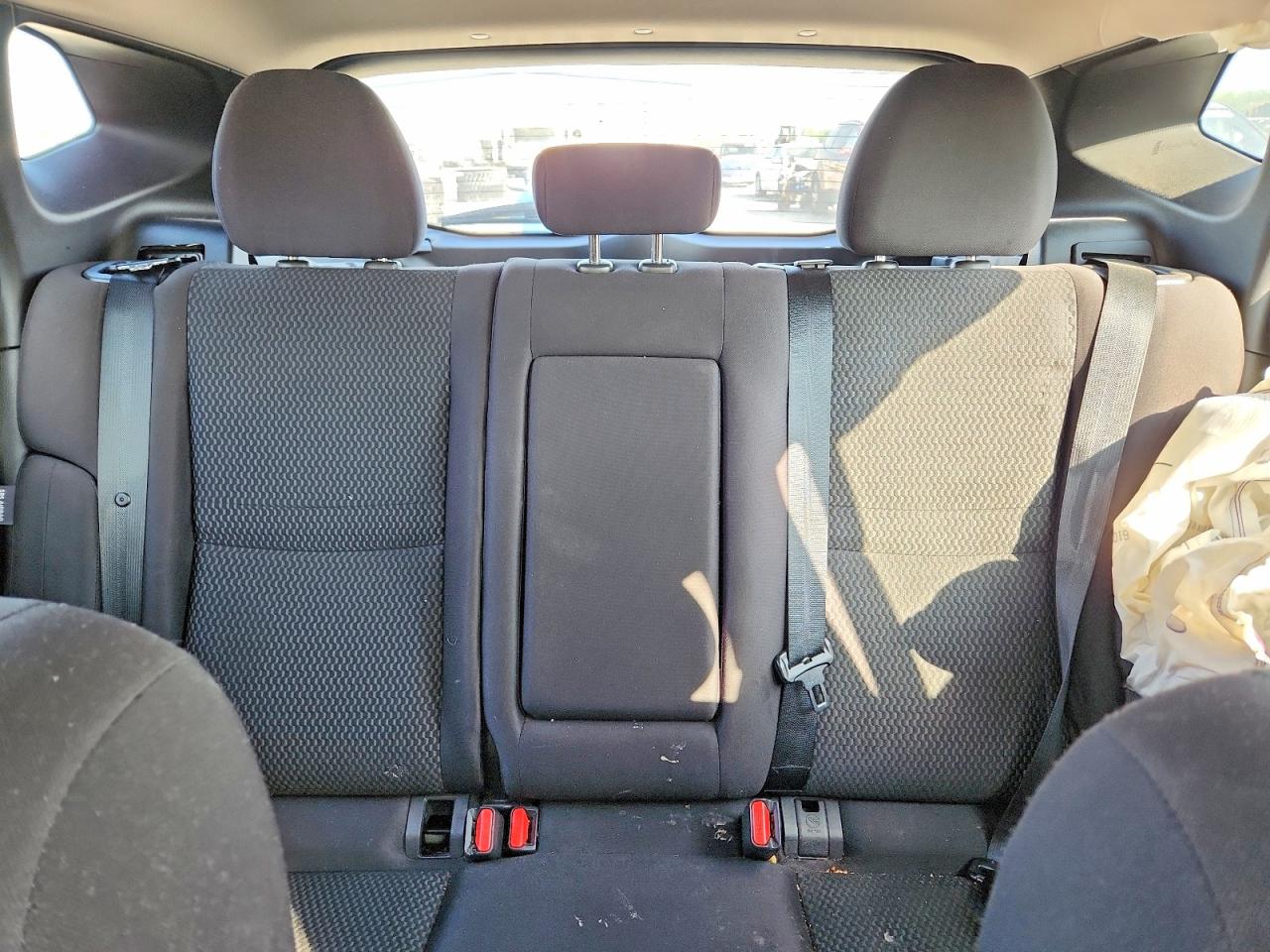 2021 Nissan Rogue Sport S Silver vin: JN1BJ1AV0MW321984