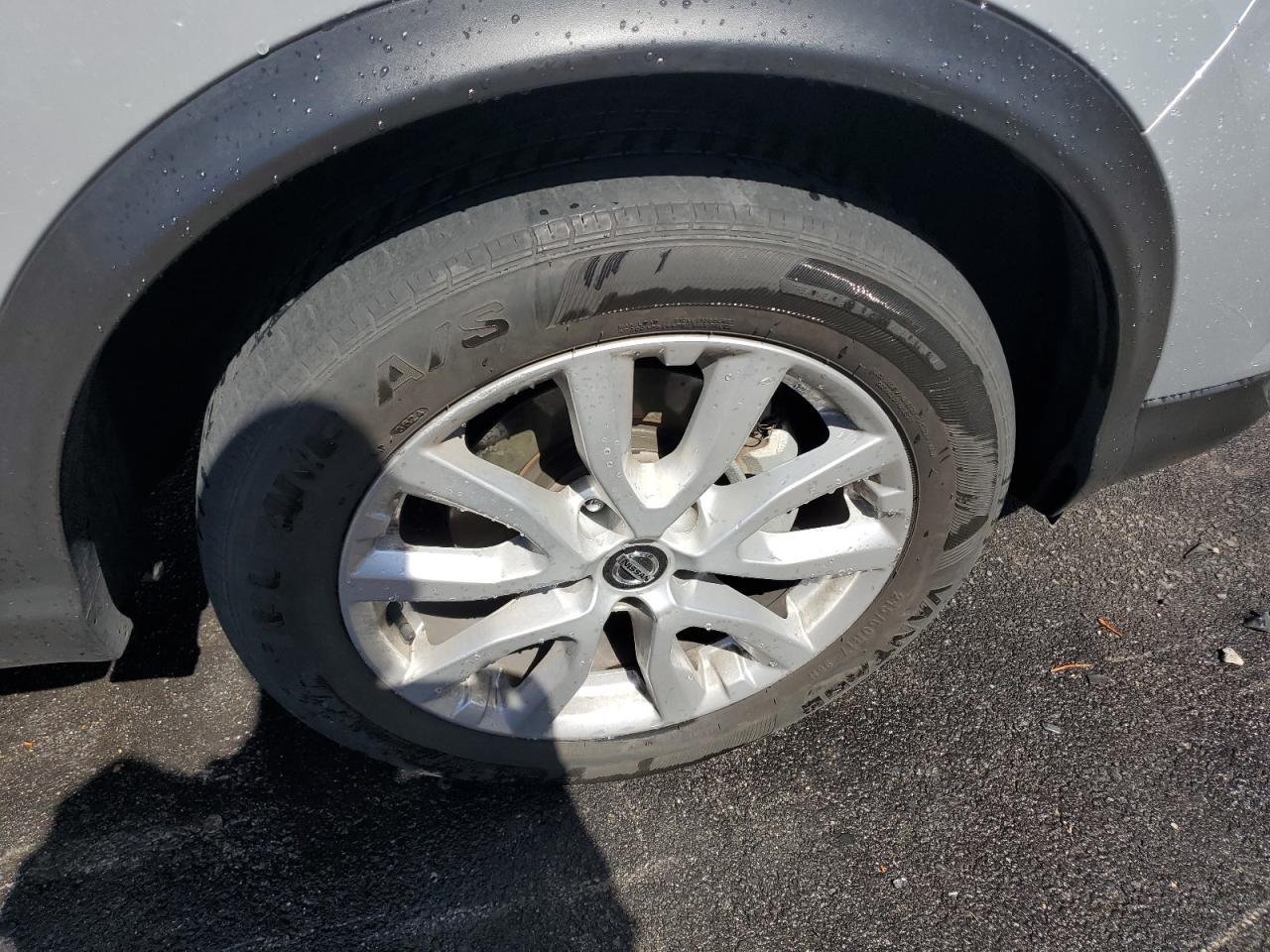 2021 Nissan Rogue Sport S Серебряный vin: JN1BJ1AV6MW561069 Damage: Right Front Wheel, Curb Rash, 3 To 4 Inches