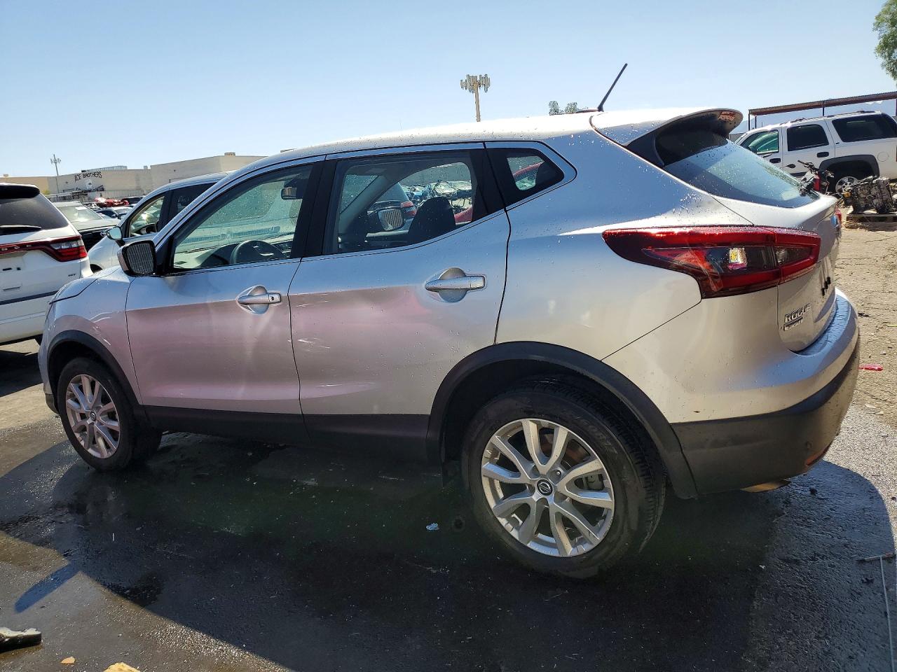 2021 Nissan Rogue Sport S Серебряный vin: JN1BJ1AV6MW561069