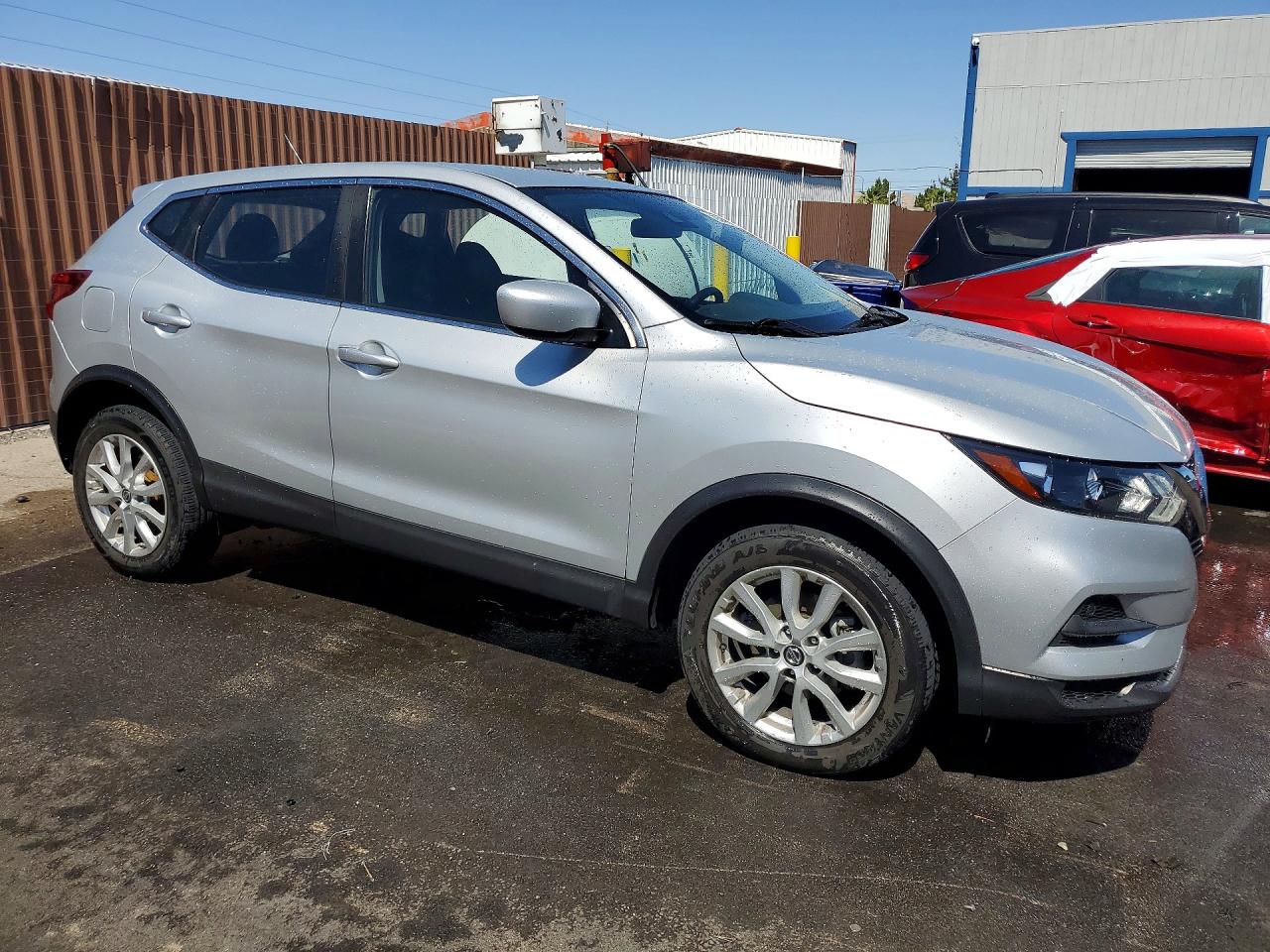 2021 Nissan Rogue Sport S Серебряный vin: JN1BJ1AV6MW561069