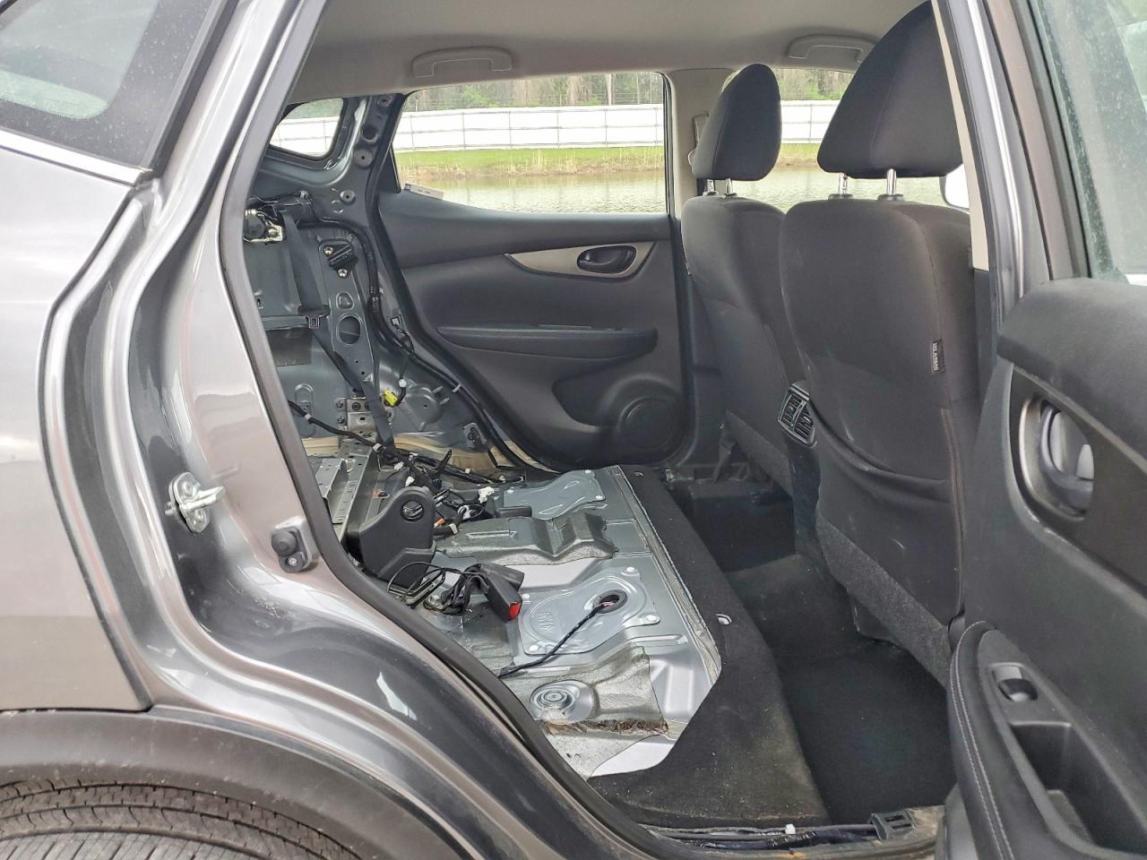 2021 Nissan Rogue Sport S Gray vin: JN1BJ1AW5MW660197