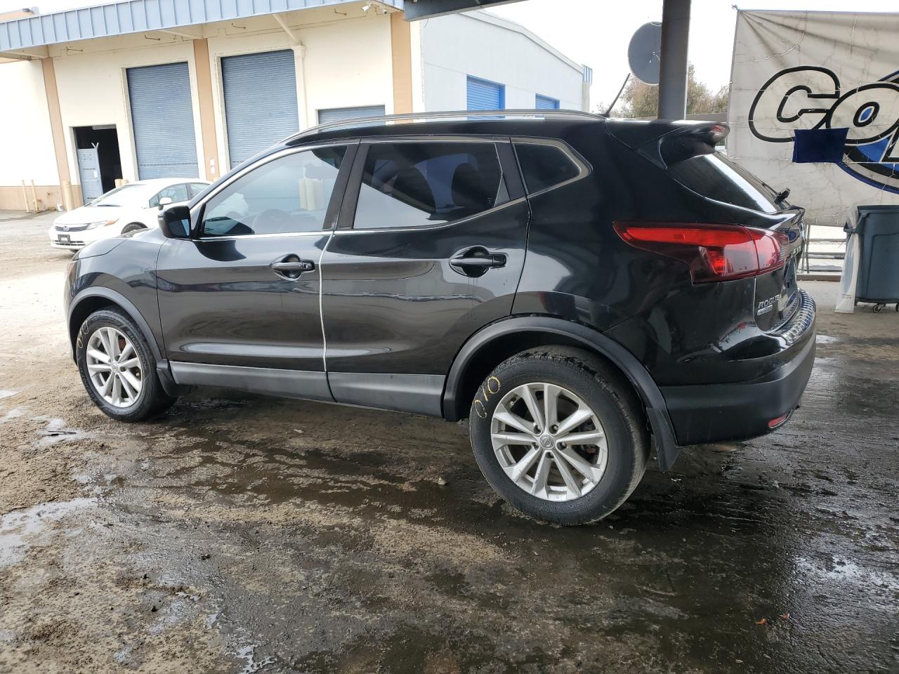 2017 Nissan Rogue Sport Sv Черный vin: JN1BJ1CP0HW008941 Damage: Left Front Tire, Worn, Replacement Required