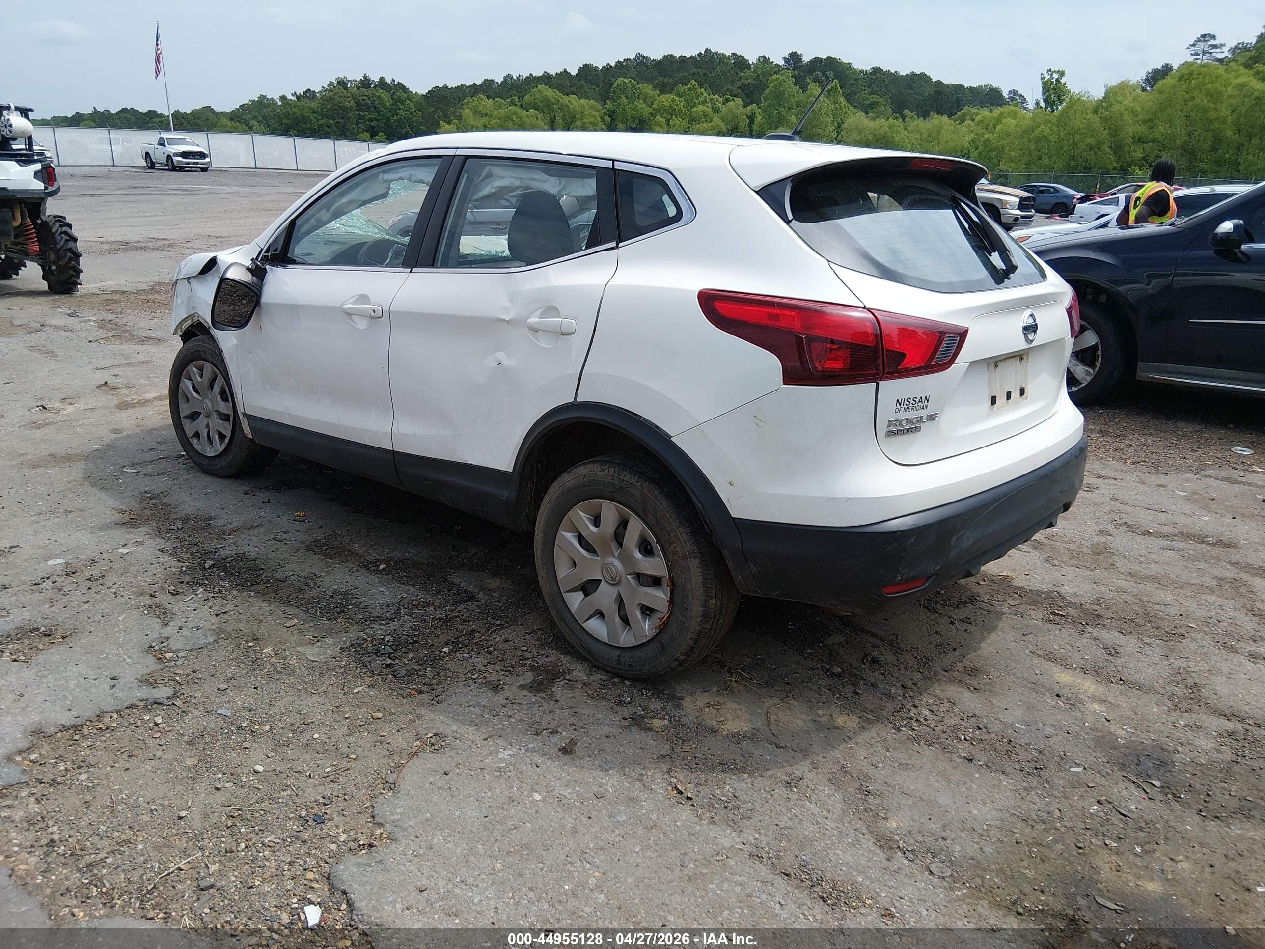 2018 Nissan Rogue Sport S Белый vin: JN1BJ1CP0JW150583