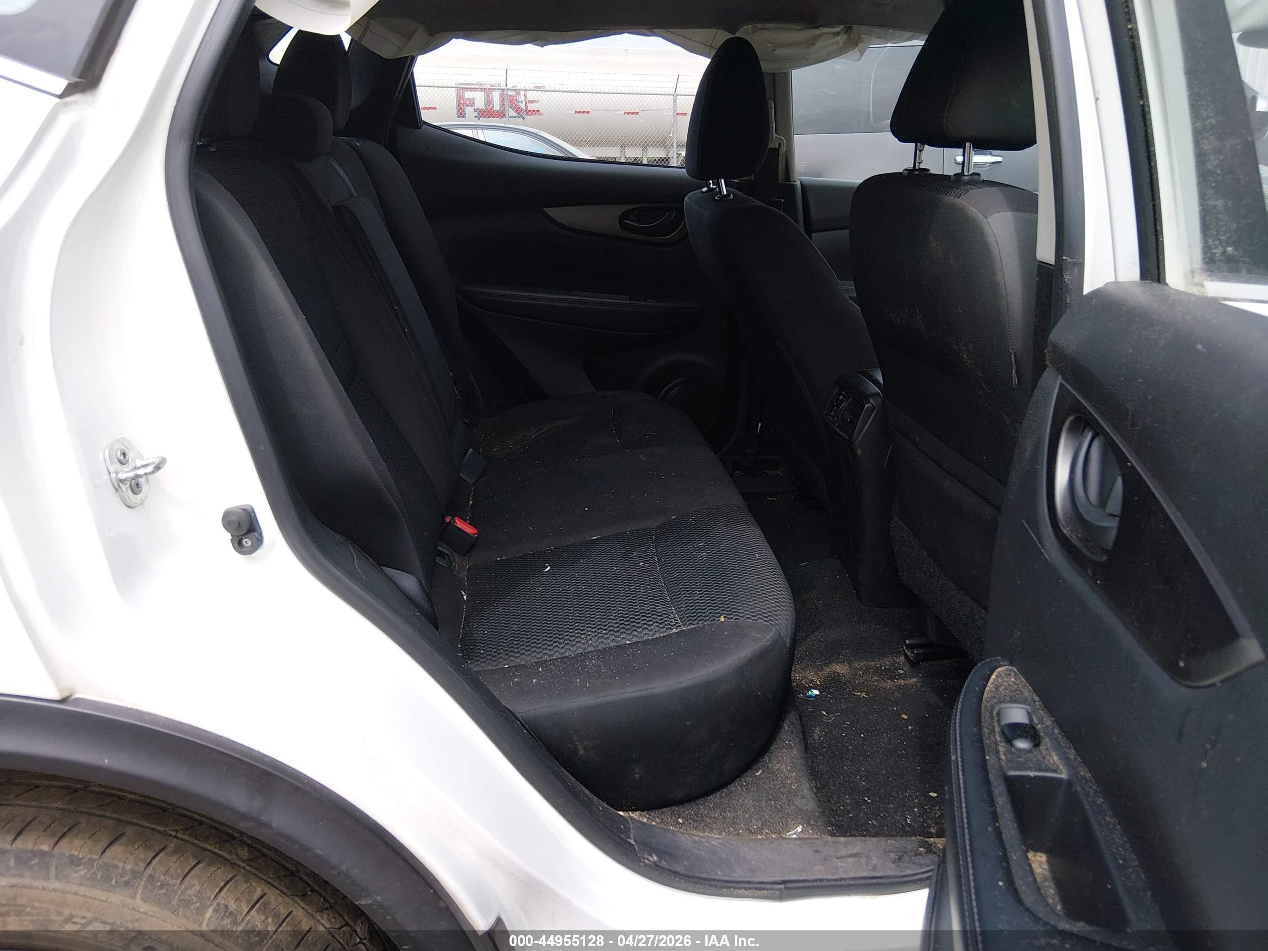 2018 Nissan Rogue Sport S Белый vin: JN1BJ1CP0JW150583