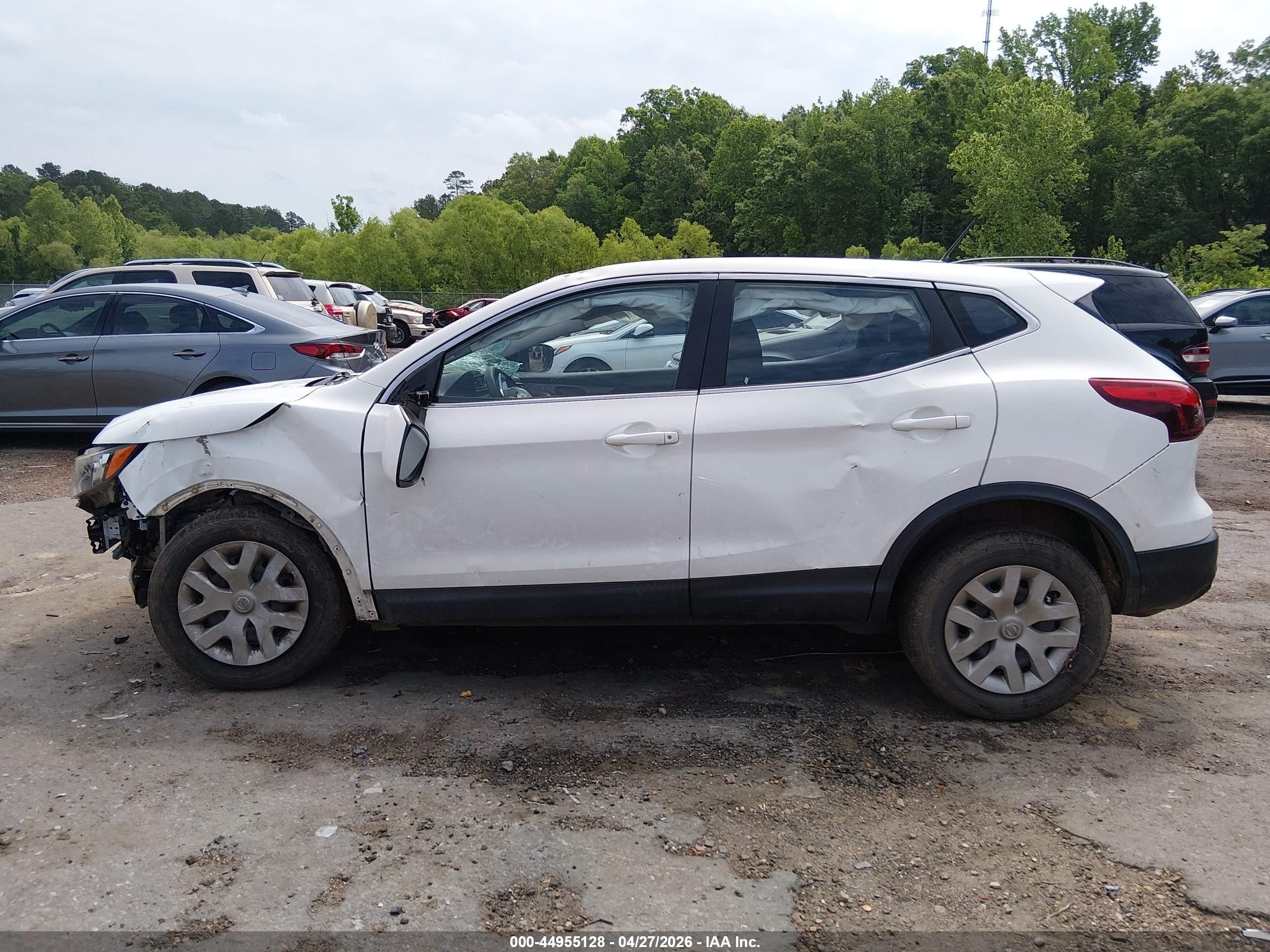 2018 Nissan Rogue Sport S Белый vin: JN1BJ1CP0JW150583