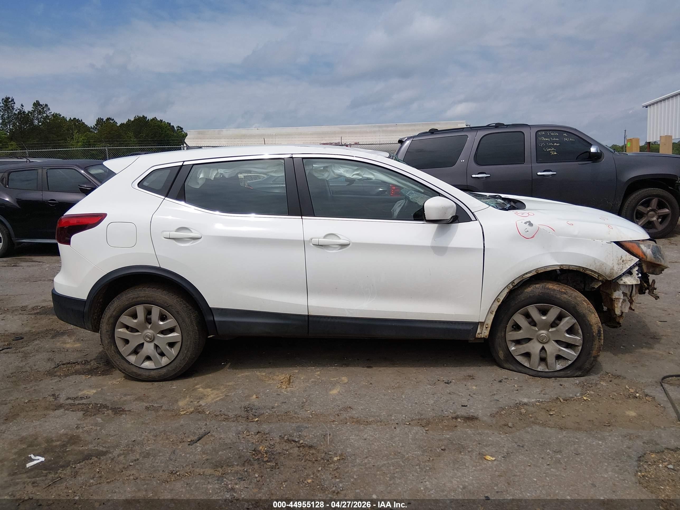 2018 Nissan Rogue Sport S Белый vin: JN1BJ1CP0JW150583