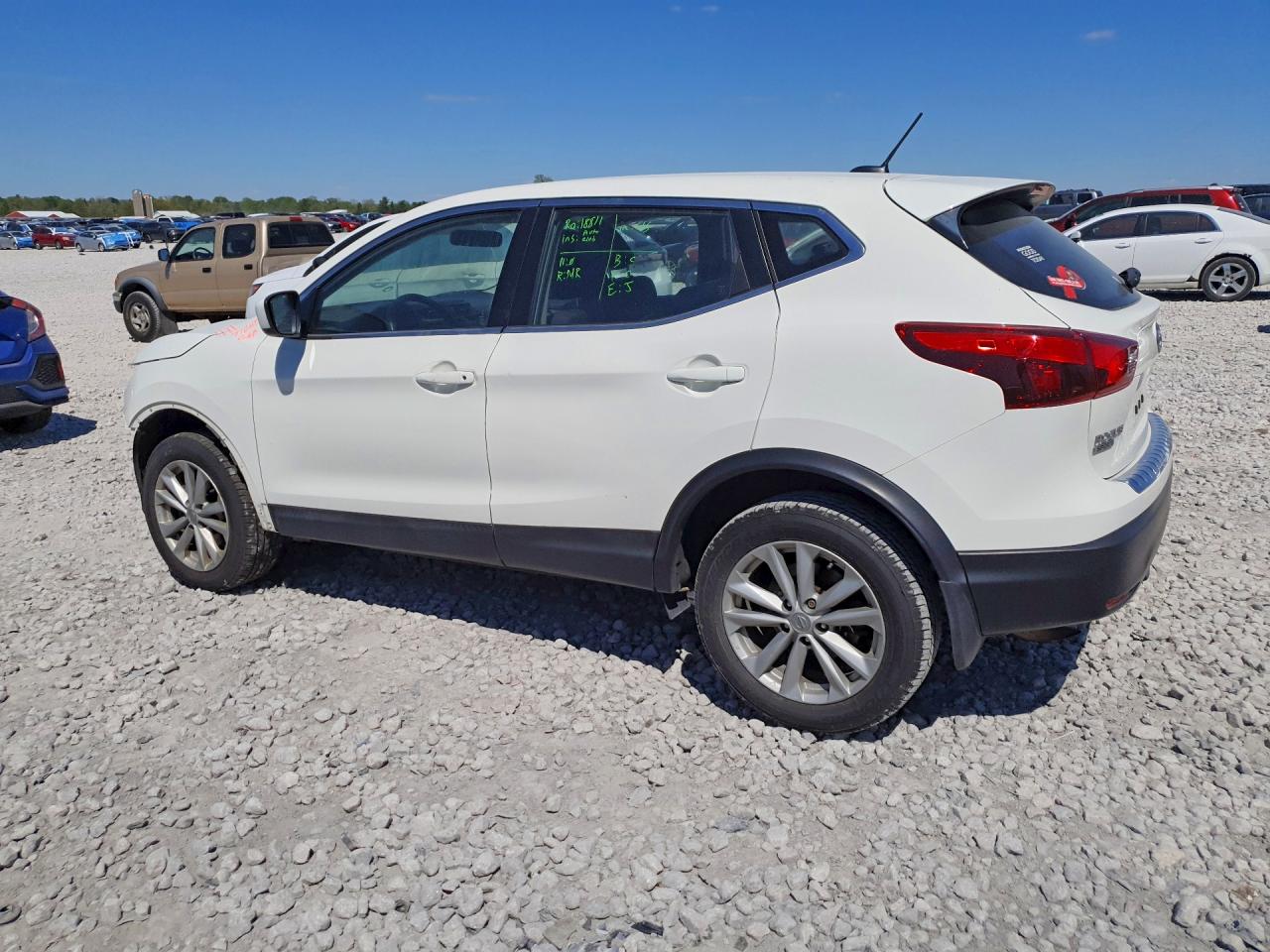 2017 Nissan Rogue Sport S White vin: JN1BJ1CP2HW022159