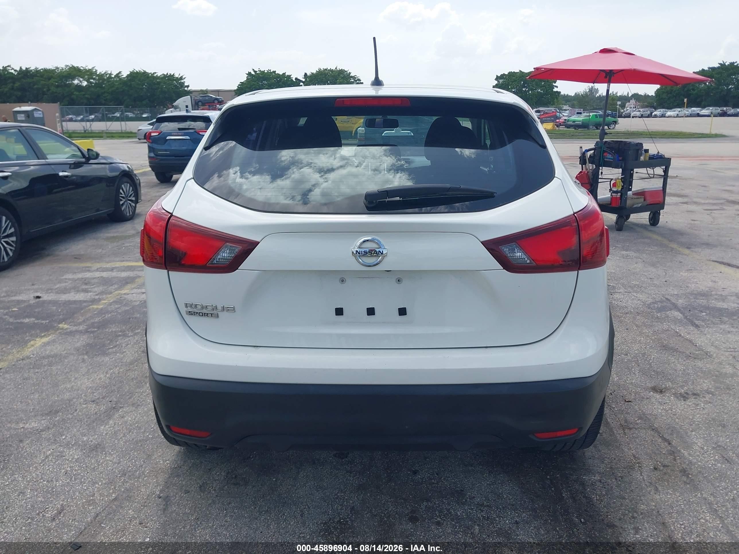 2019 Nissan Rogue Sport S White vin: JN1BJ1CP2KW221302