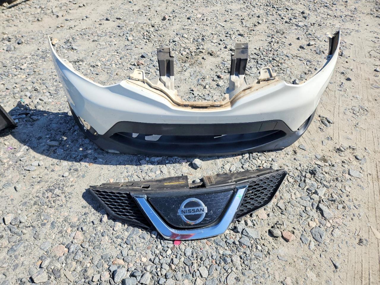 2019 Nissan Rogue Sport S White vin: JN1BJ1CP2KW244353