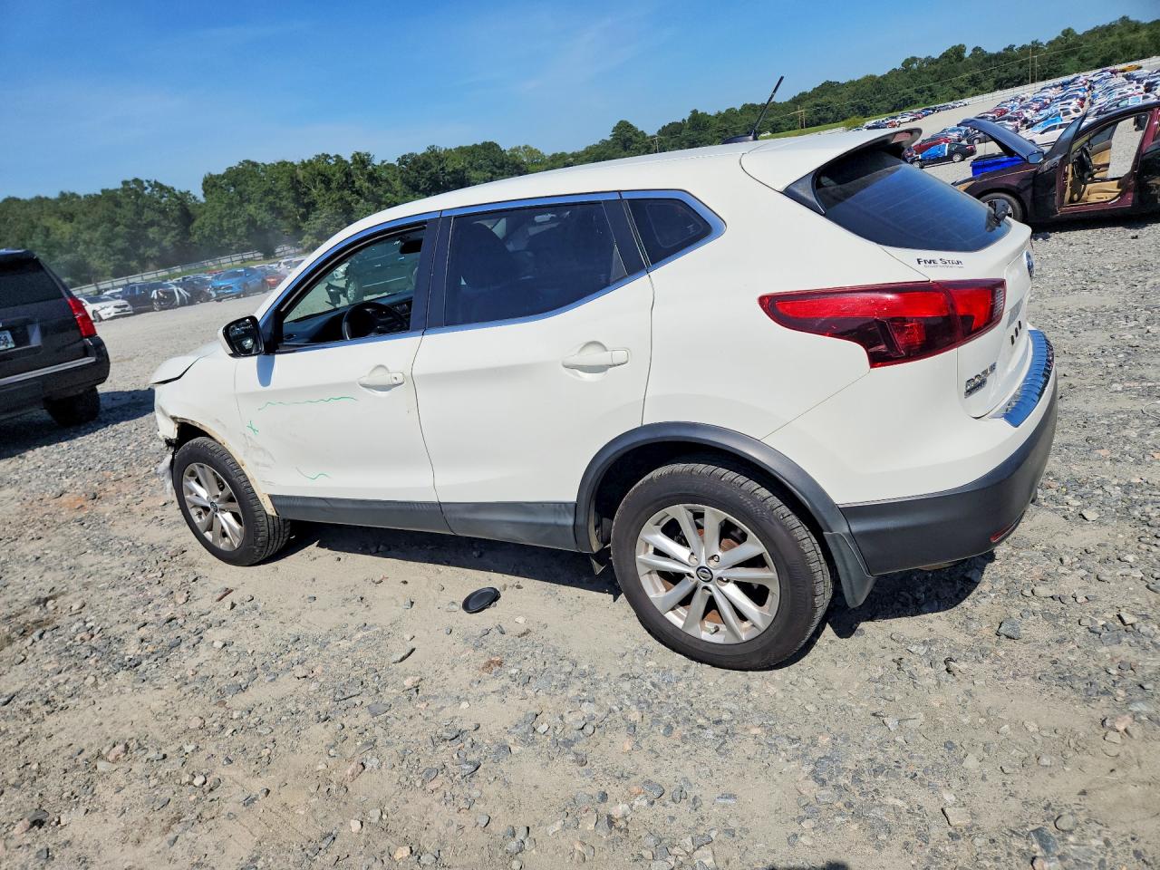2019 Nissan Rogue Sport S White vin: JN1BJ1CP2KW244353