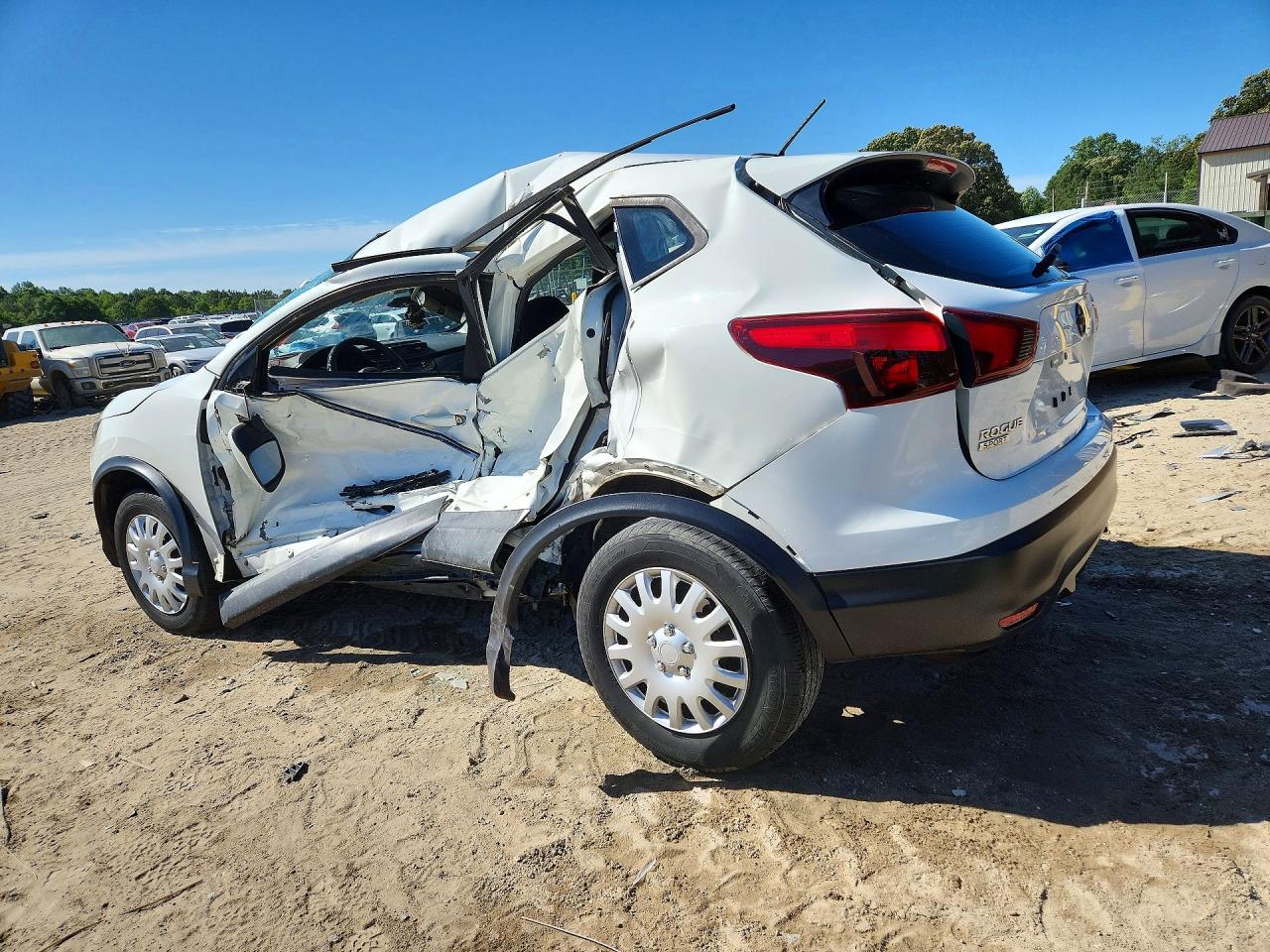 2018 Nissan Rogue Sport S Белый vin: JN1BJ1CP3JW154532