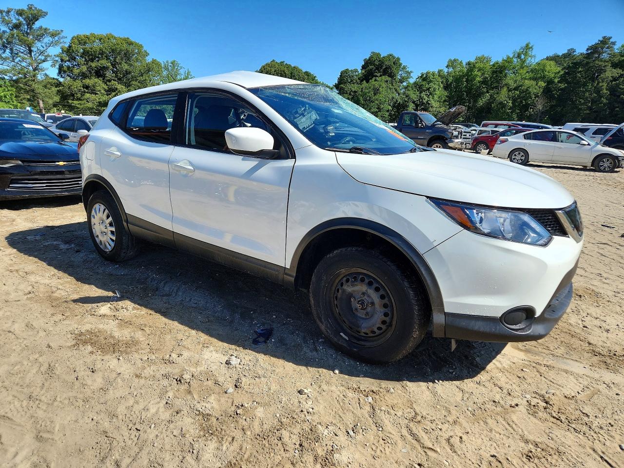 2018 Nissan Rogue Sport S Белый vin: JN1BJ1CP3JW154532