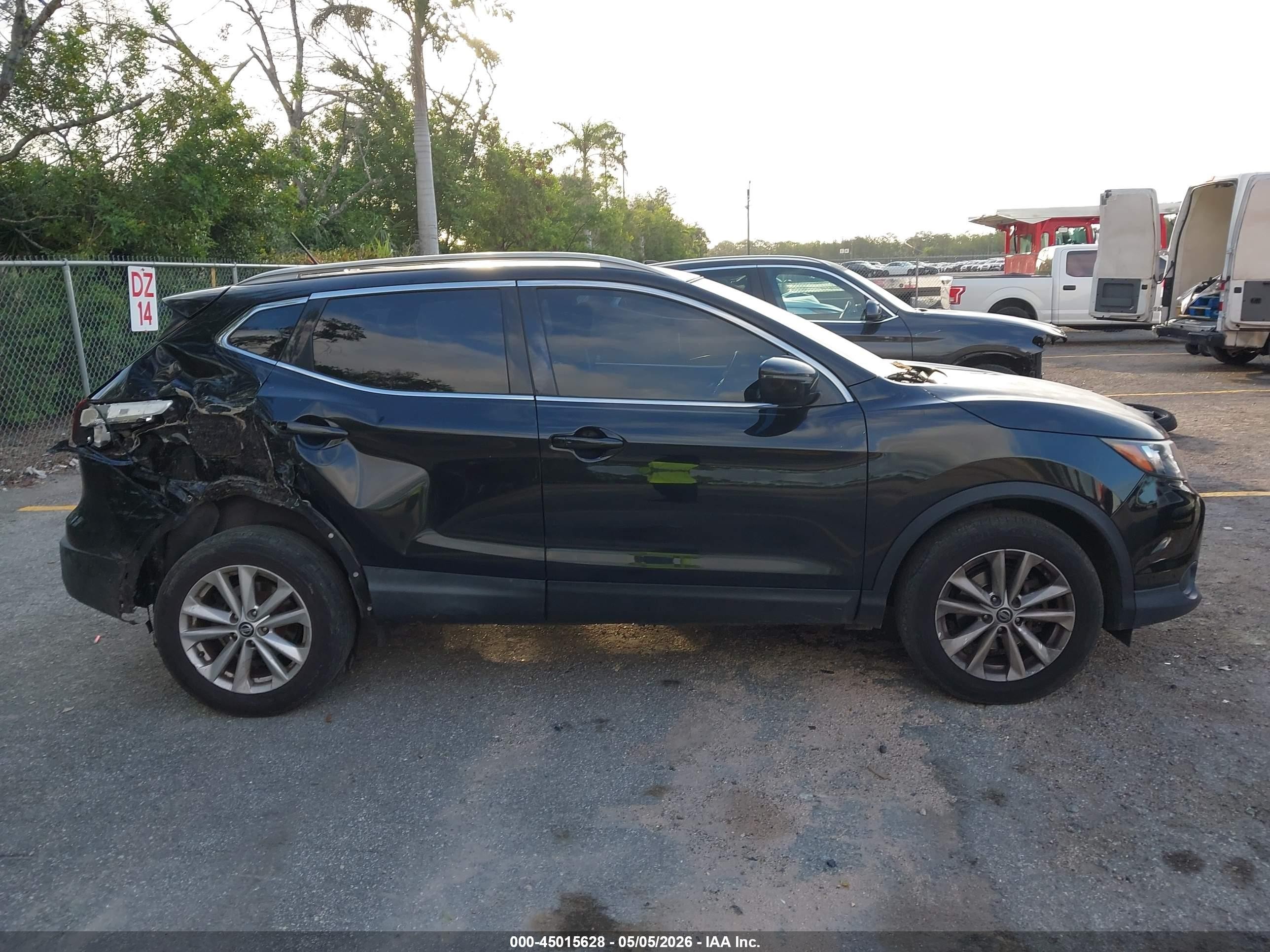 2019 Nissan Rogue Sport Sv Черный vin: JN1BJ1CP3KW220028