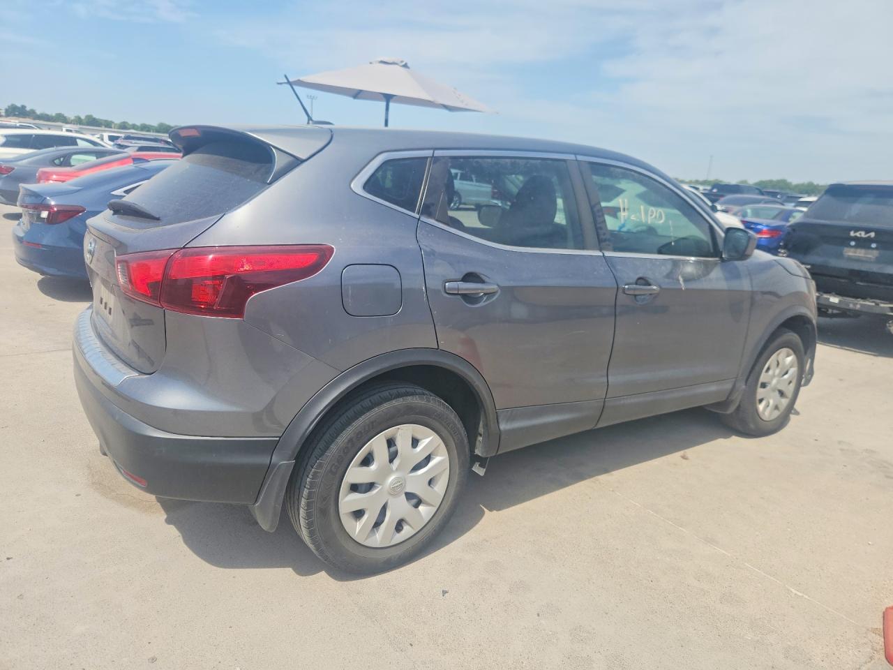 2018 Nissan Rogue Sport S White vin: JN1BJ1CP5JW188178