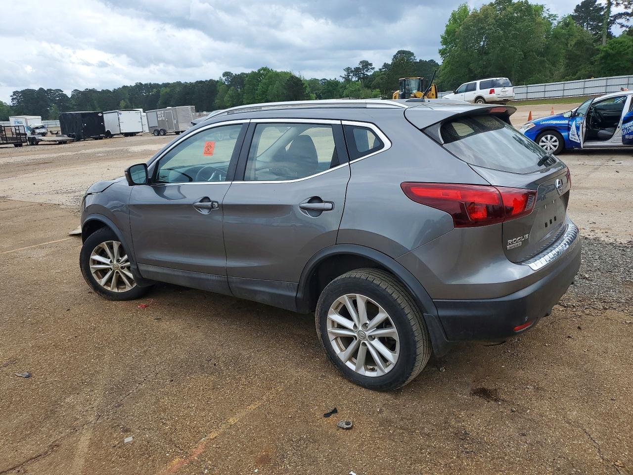 2018 Nissan Rogue Sport Sv Gray vin: JN1BJ1CP7JW196203