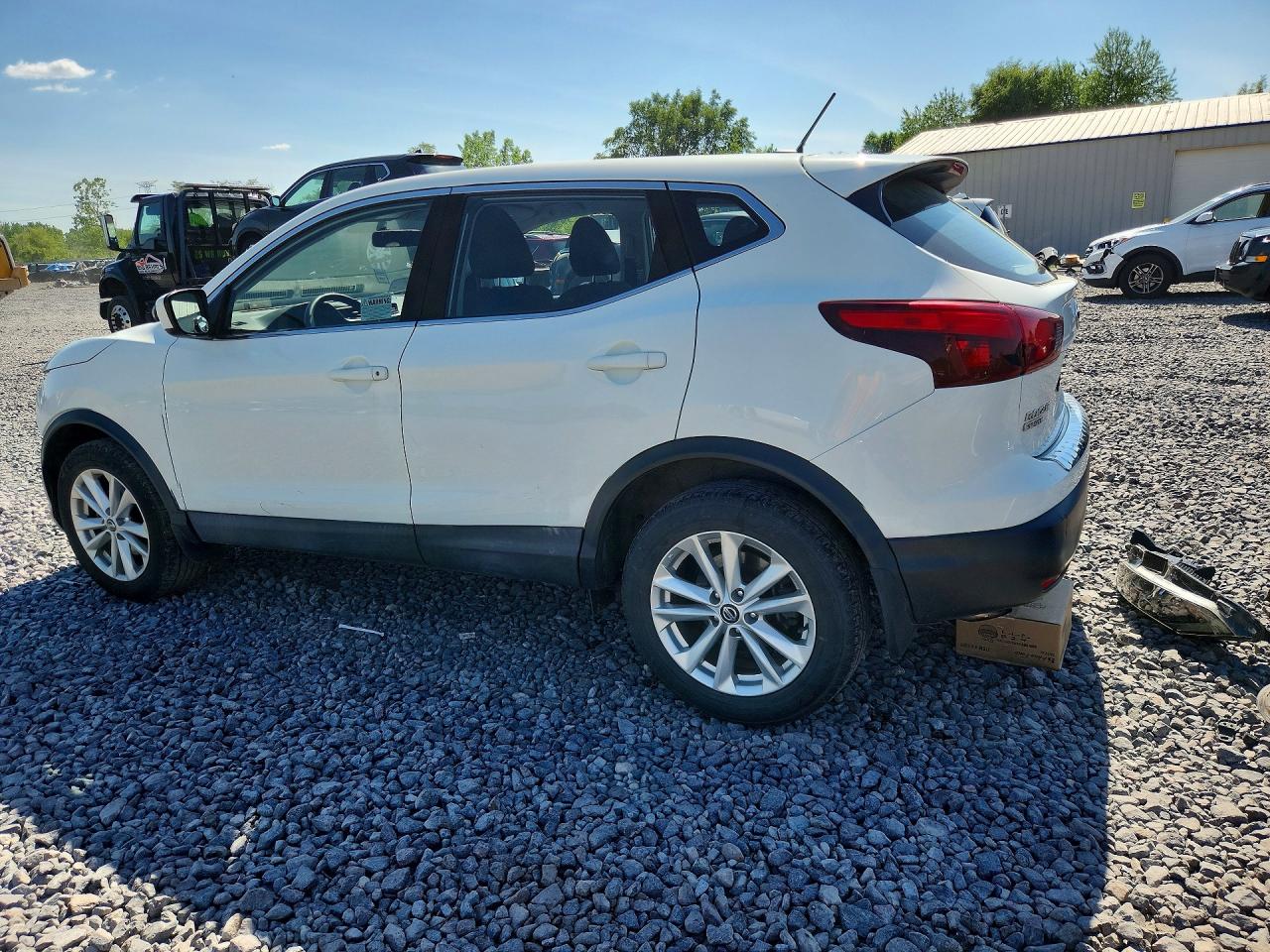 2019 Nissan Rogue Sport S Белый vin: JN1BJ1CP8KW222289