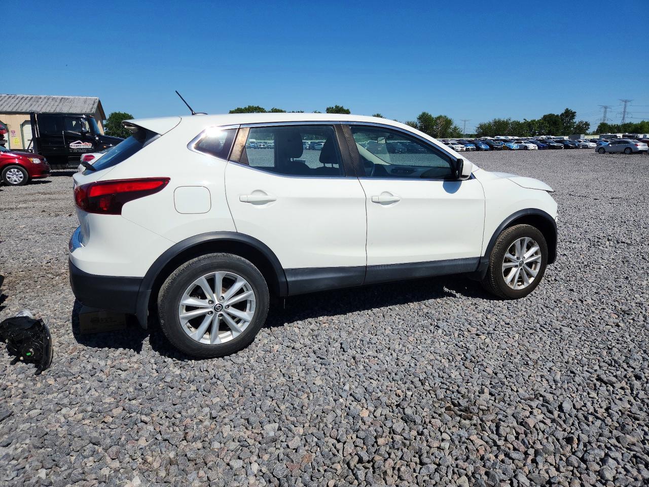 2019 Nissan Rogue Sport S Белый vin: JN1BJ1CP8KW222289