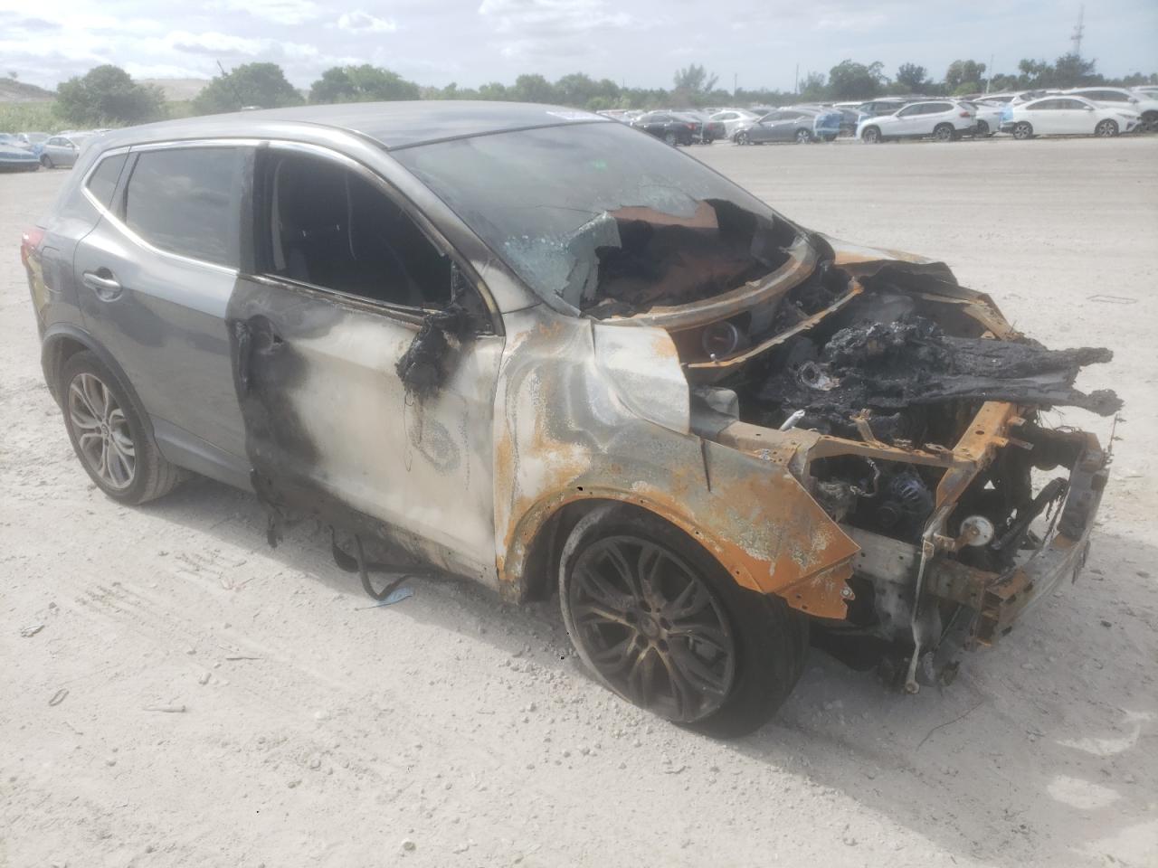 2019 Nissan Rogue Sport Gray vin: JN1BJ1CP8KW526027