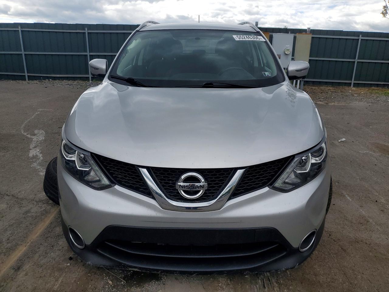 2017 Nissan Rogue Sport Sv Серебряный vin: JN1BJ1CR2HW143159
