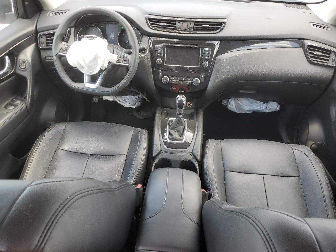 2020 Nissan Rogue Sport Sv Серебряный vin: JN1BJ1CV8LW548500 Damage: Left Knee Airbag, Deployed, Replacement Required