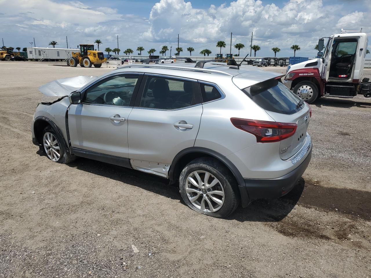 2020 Nissan Rogue Sport Sv Серебряный vin: JN1BJ1CV8LW548500 Damage: Left Rear Tire, Flat, Repair Required