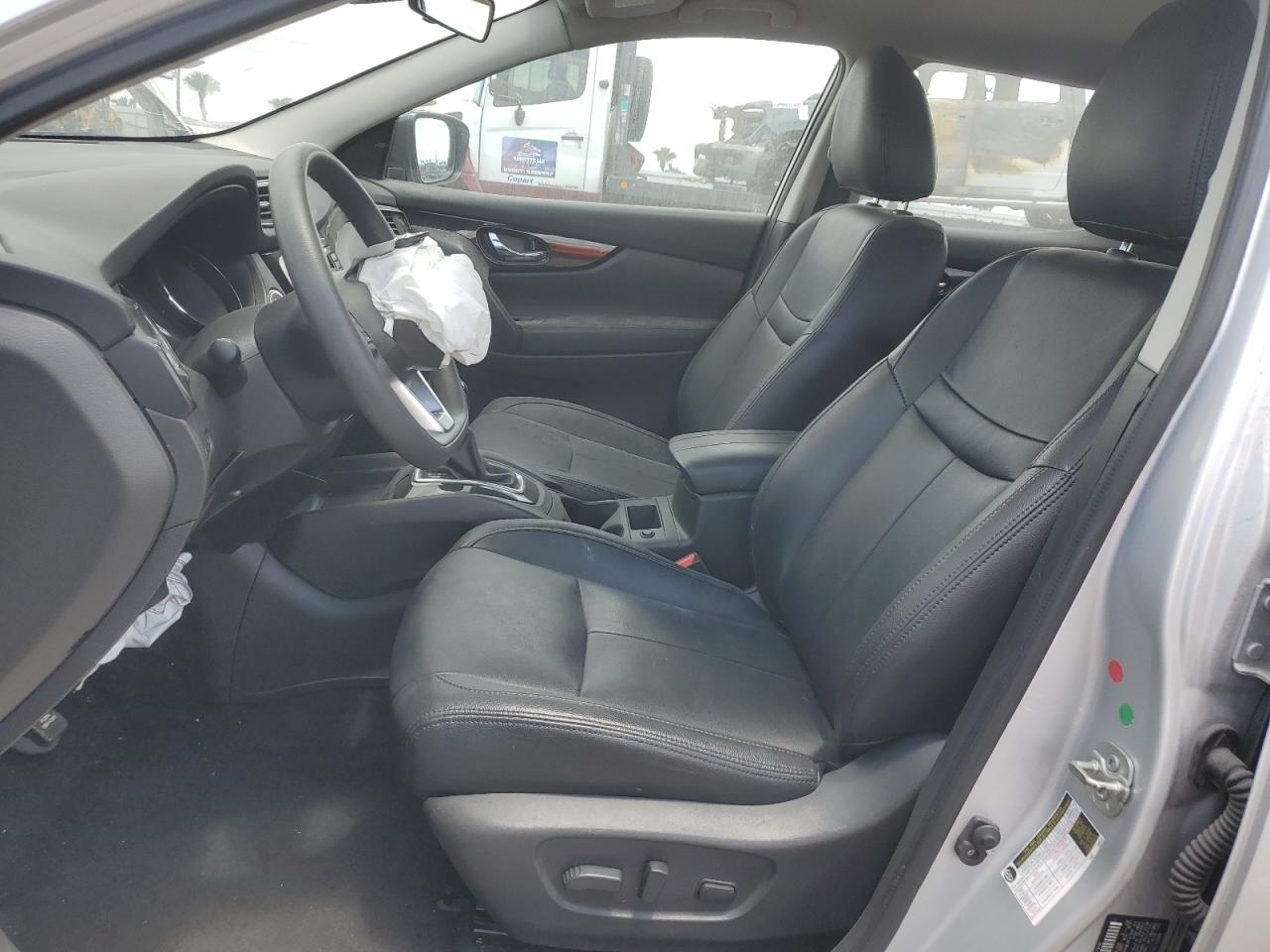 2020 Nissan Rogue Sport Sv Серебряный vin: JN1BJ1CV8LW548500 Damage: Airbag - Front Left, Deployed, Replacement Required
