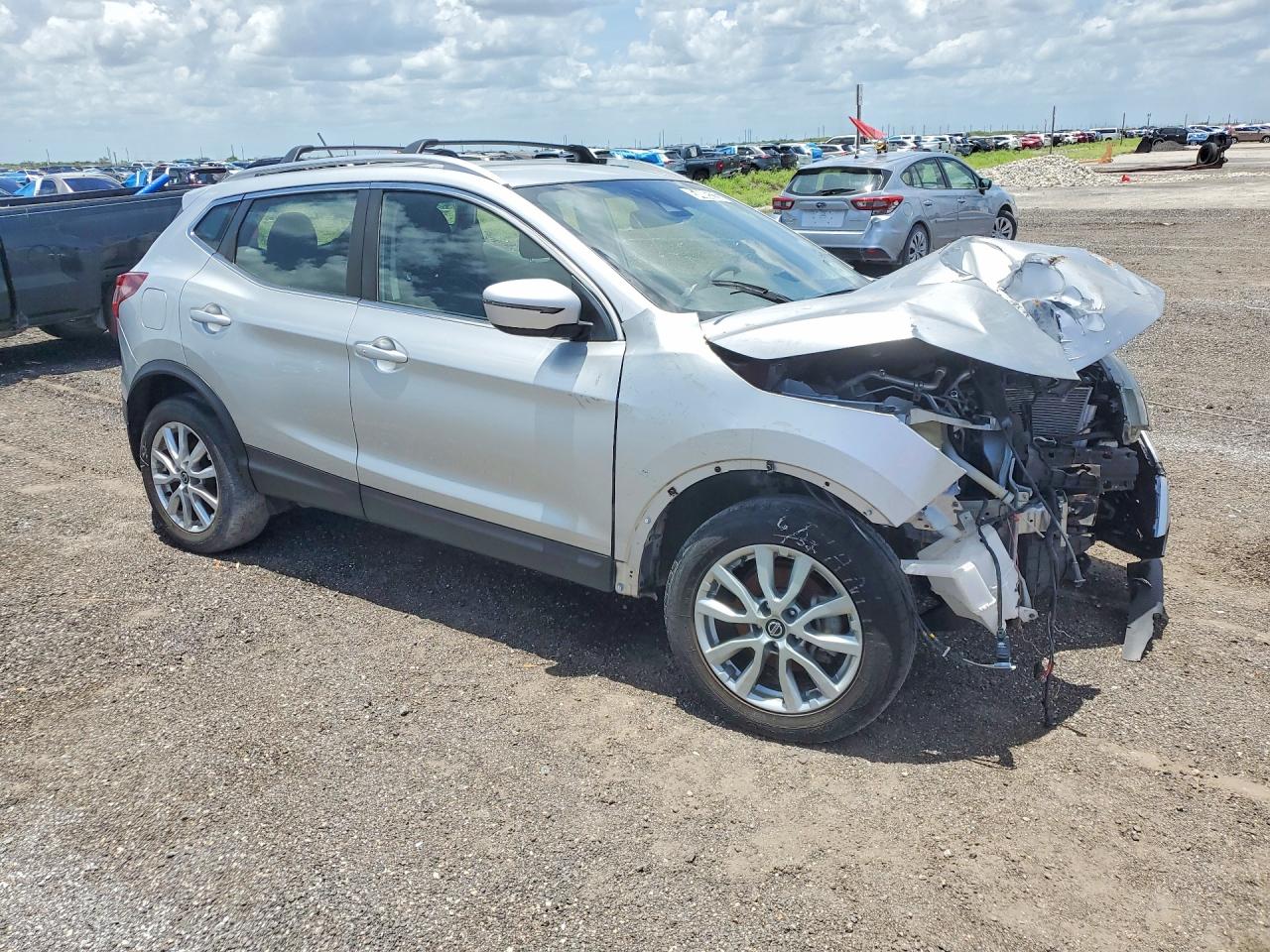 2020 Nissan Rogue Sport Sv Серебряный vin: JN1BJ1CV8LW548500