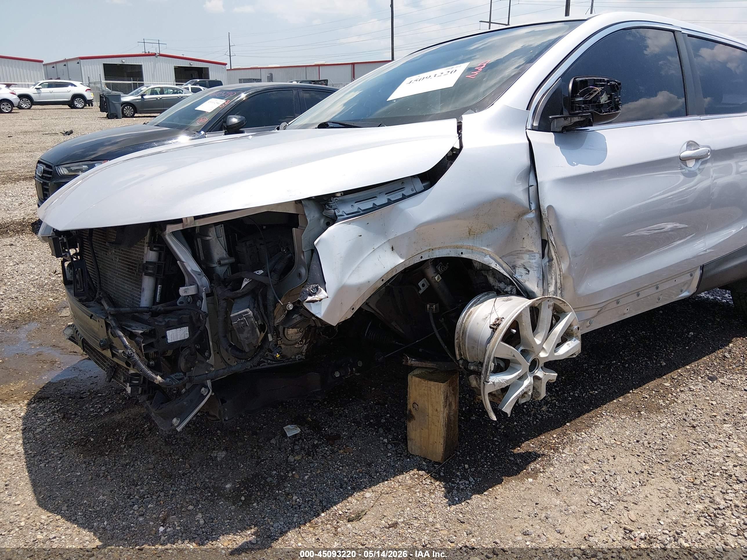 2020 Nissan Rogue Sport S Fwd Xtronic Cvt Серебряный vin: JN1BJ1CV9LW547324