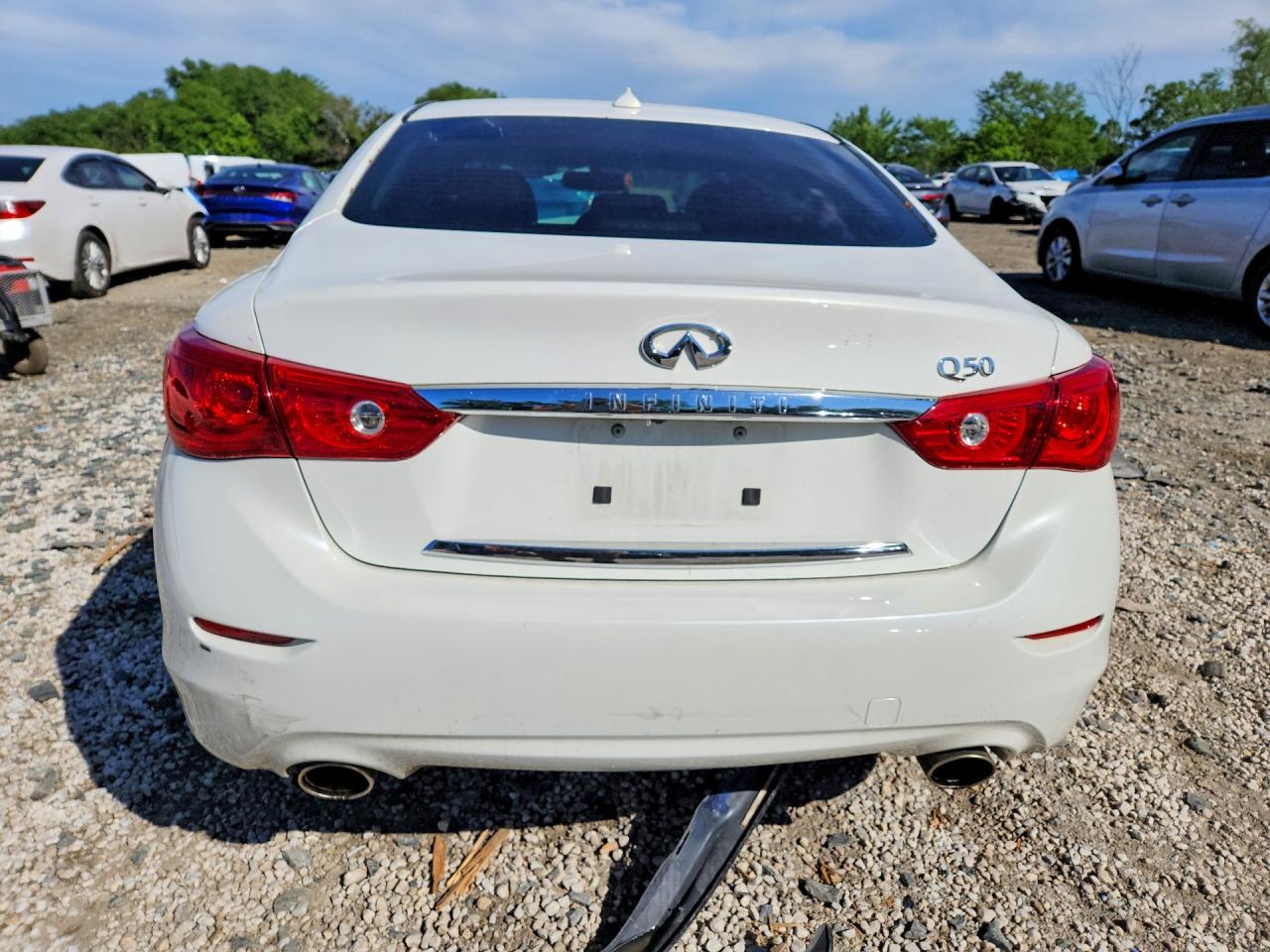 2014 Infiniti Q50 Base White vin: JN1BV7AP0EM675252