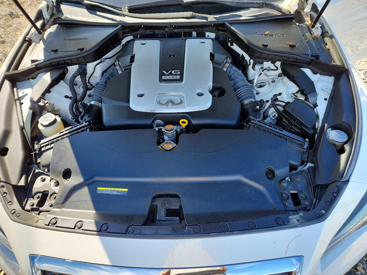 2014 Infiniti Q50 Base White vin: JN1BV7AP0EM675252