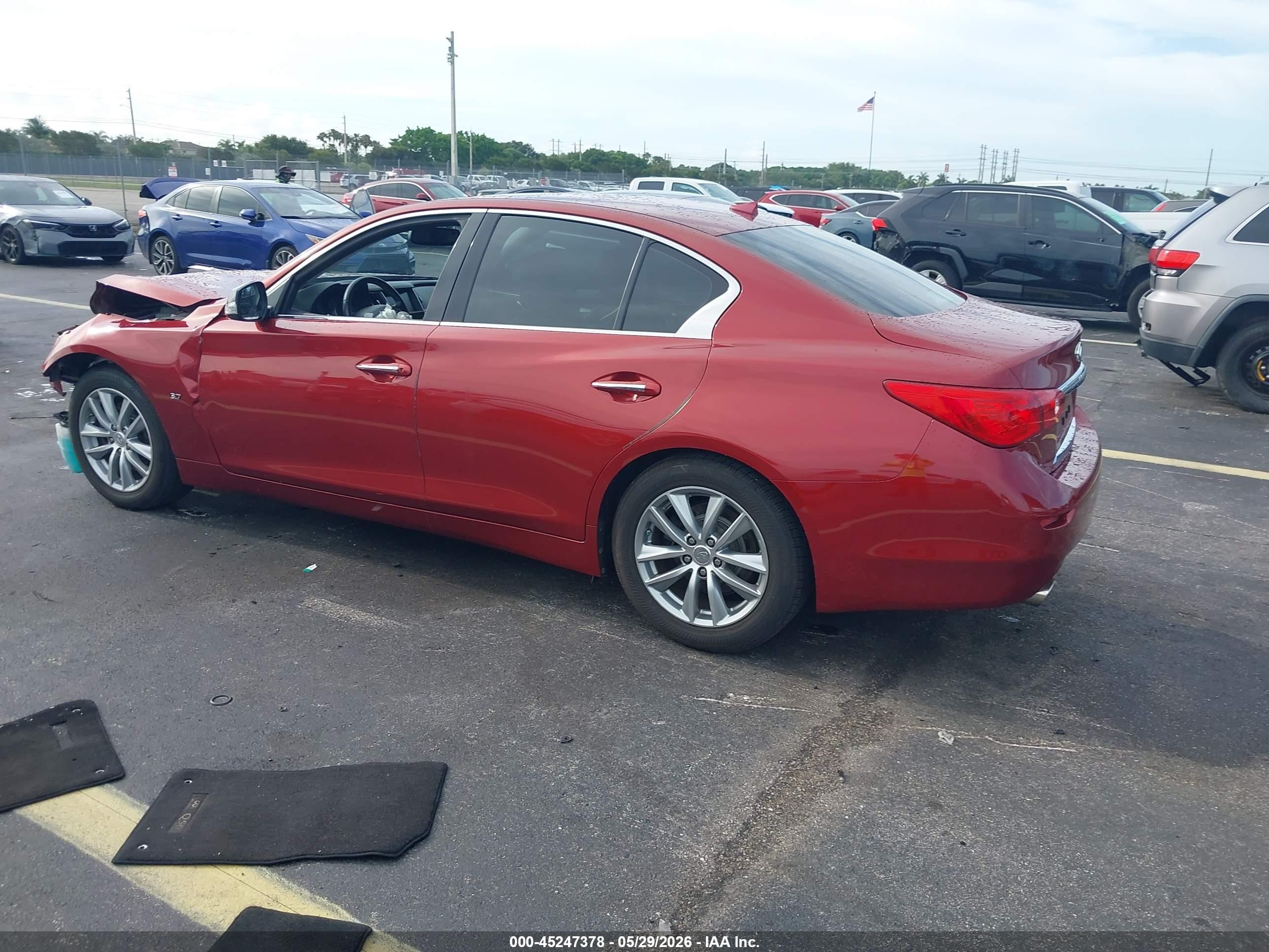 2014 Infiniti Q50 Premium/sport Red vin: JN1BV7AP0EM686686