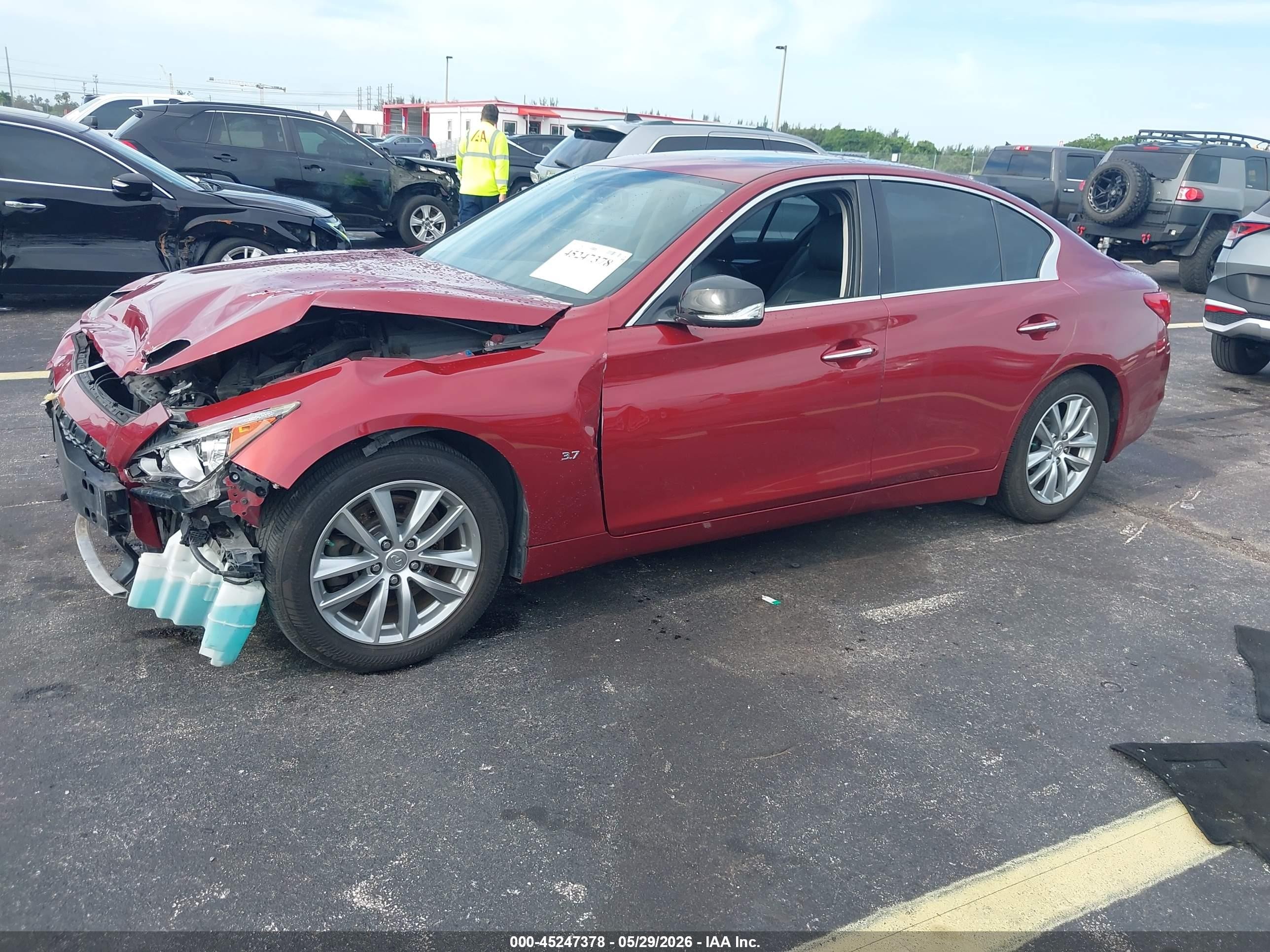 2014 Infiniti Q50 Premium/sport Red vin: JN1BV7AP0EM686686