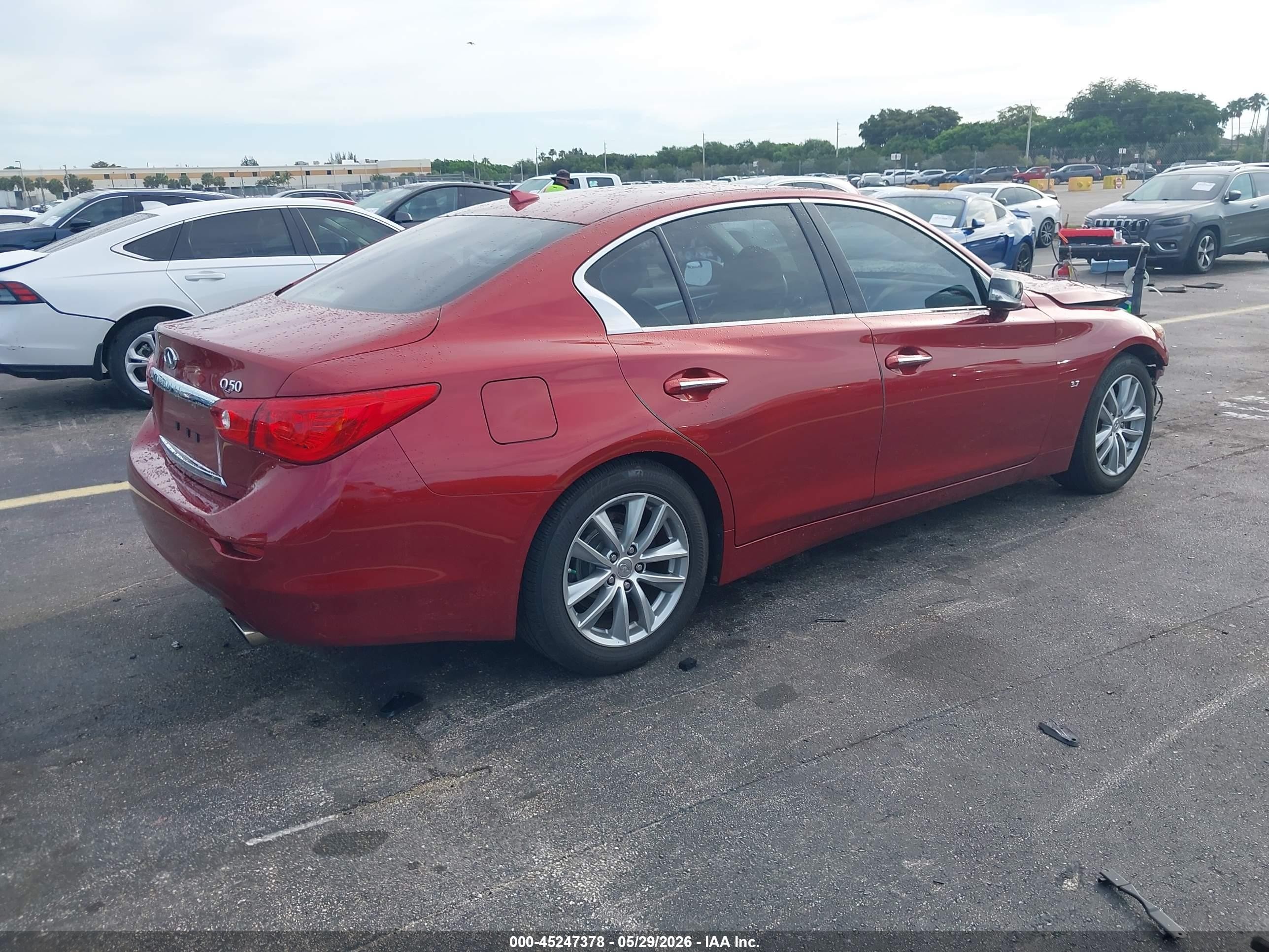 2014 Infiniti Q50 Premium/sport Red vin: JN1BV7AP0EM686686