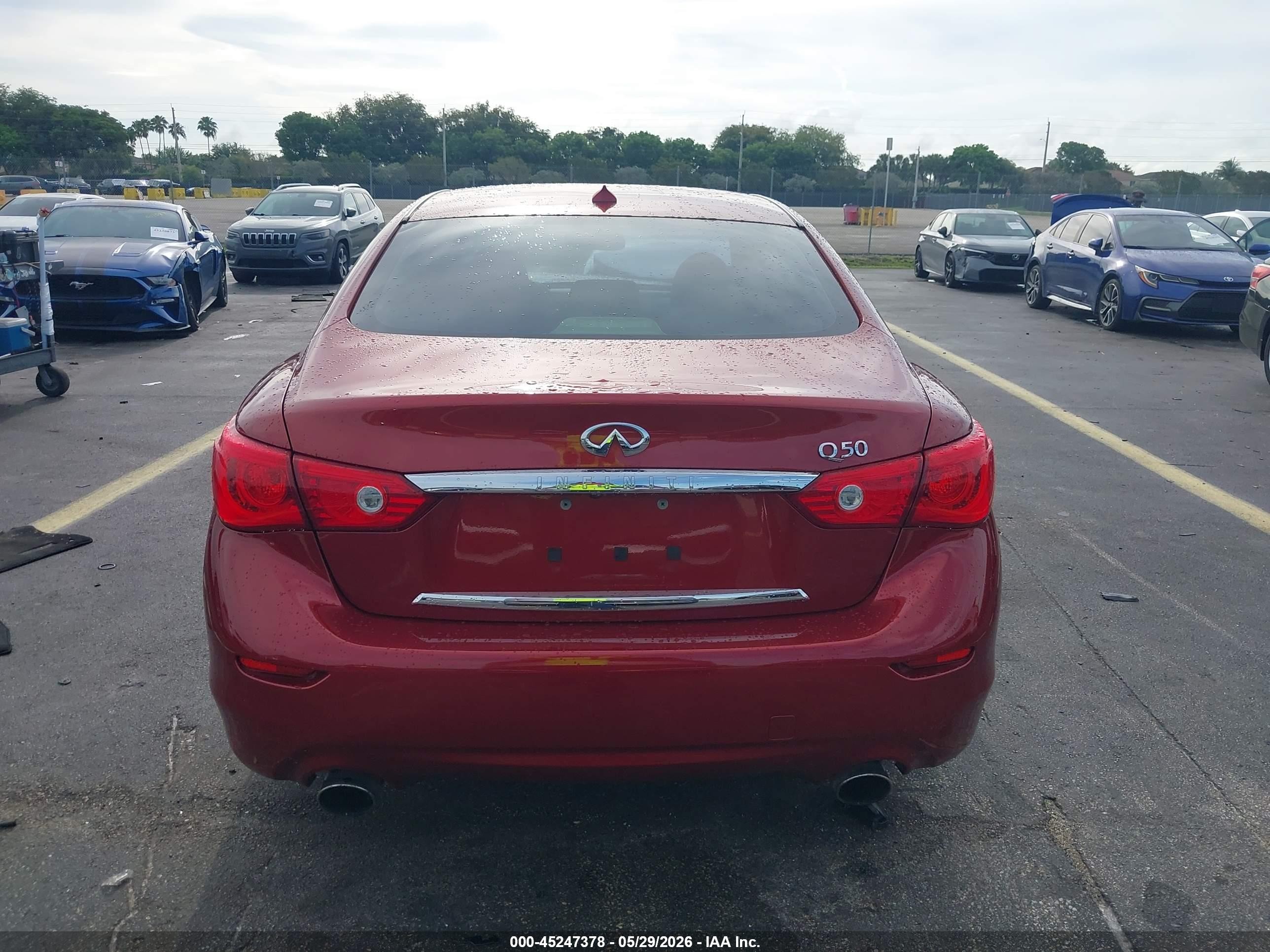 2014 Infiniti Q50 Premium/sport Red vin: JN1BV7AP0EM686686
