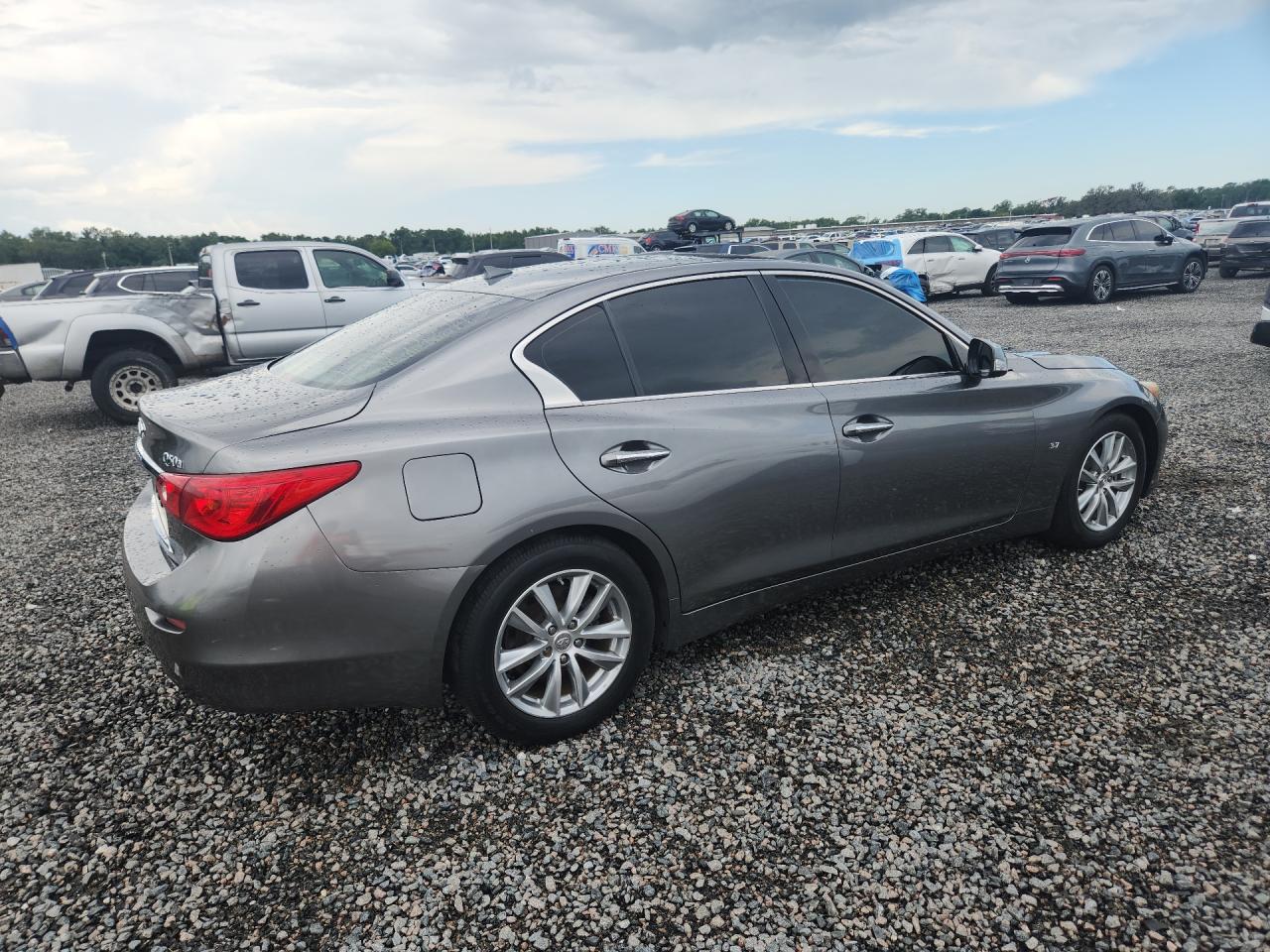 2015 Infiniti Q50 Base Silver vin: JN1BV7AP0FM331227
