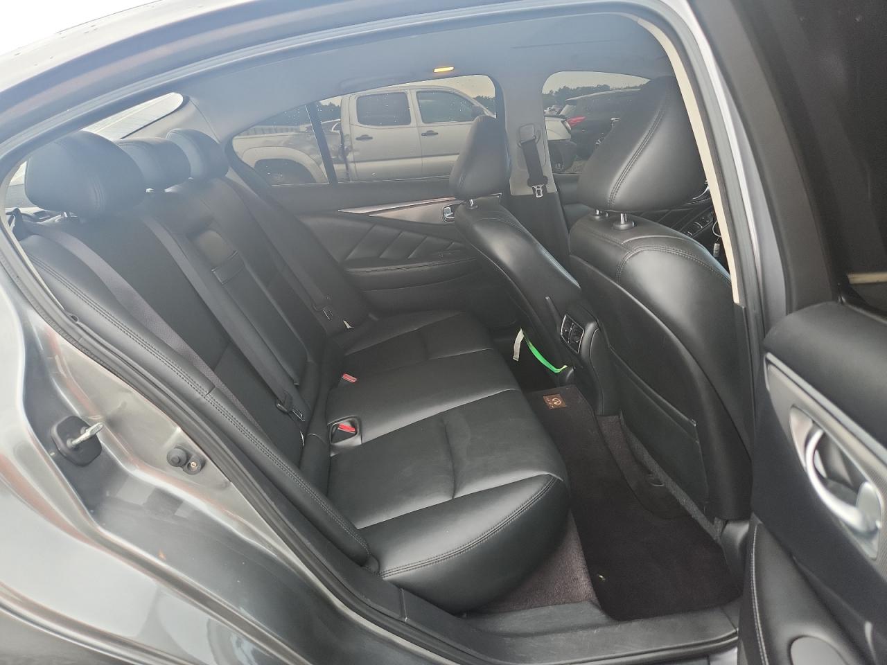 2015 Infiniti Q50 Base Silver vin: JN1BV7AP0FM331227