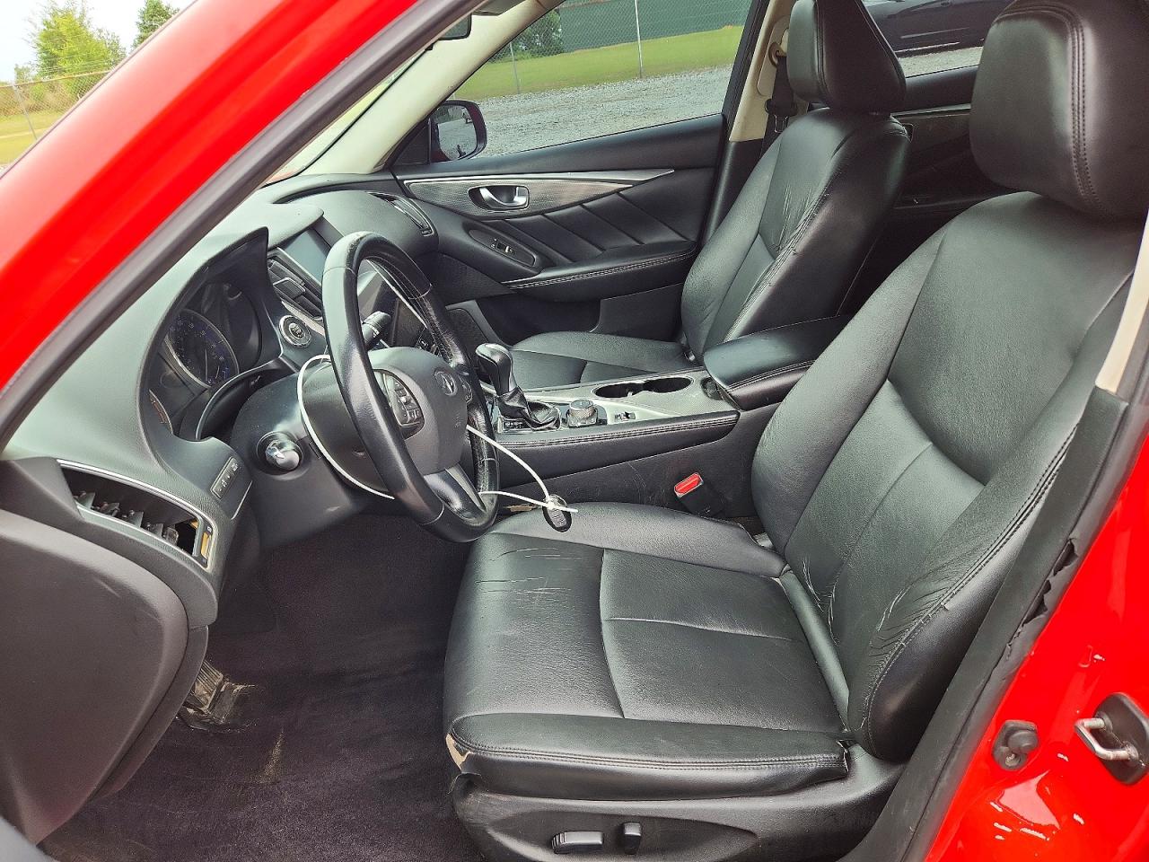 2015 Infiniti Q50 Base Red vin: JN1BV7AP0FM337772