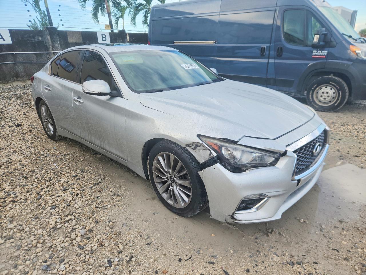 2015 Infiniti Q50 Premium Silver vin: JN1BV7AP0FM344978