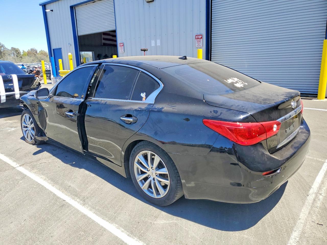 2015 Infiniti Q50 Base Black vin: JN1BV7AP0FM345483