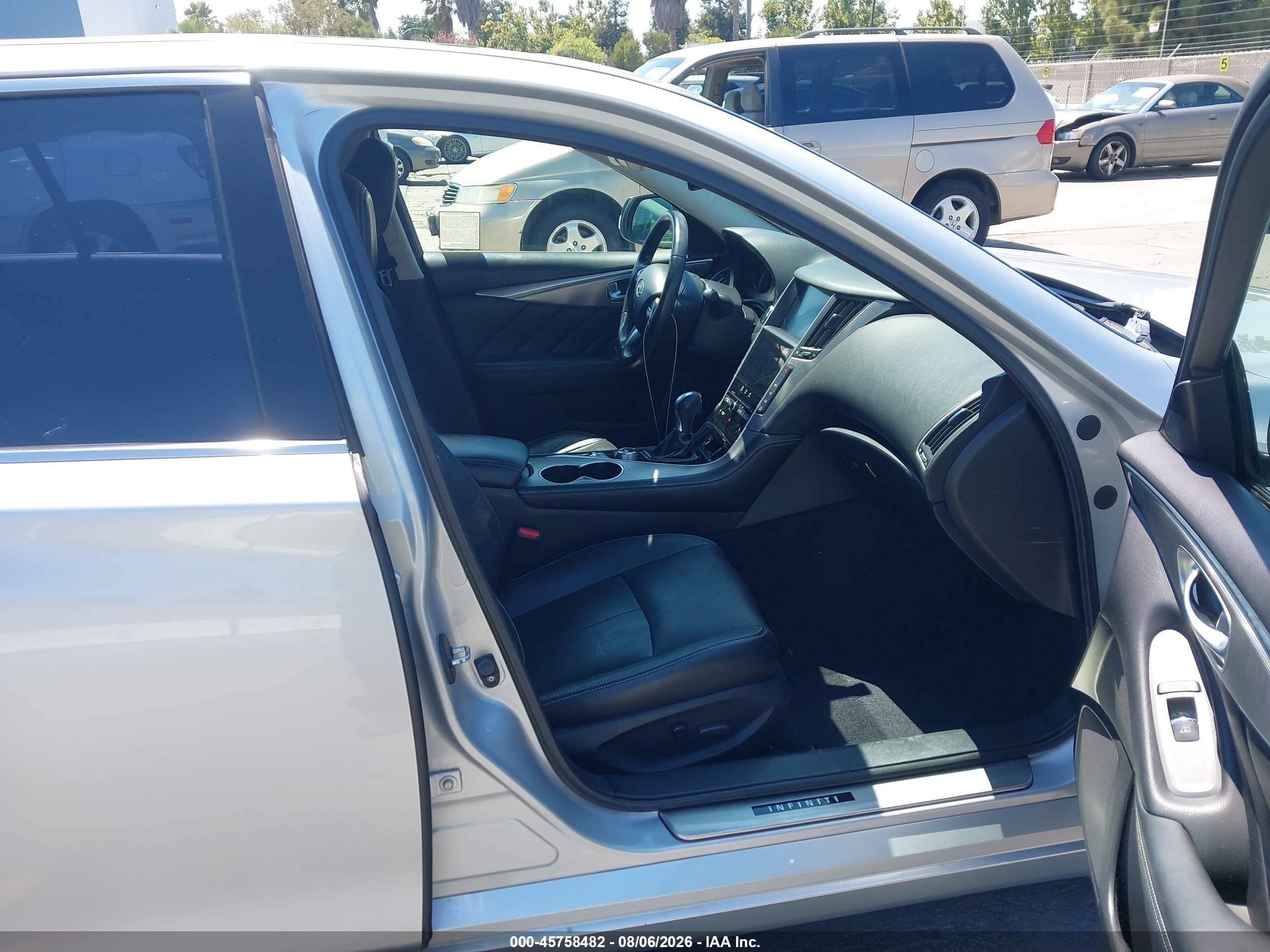 2015 Infiniti Q50 Premium Silver vin: JN1BV7AP0FM348349