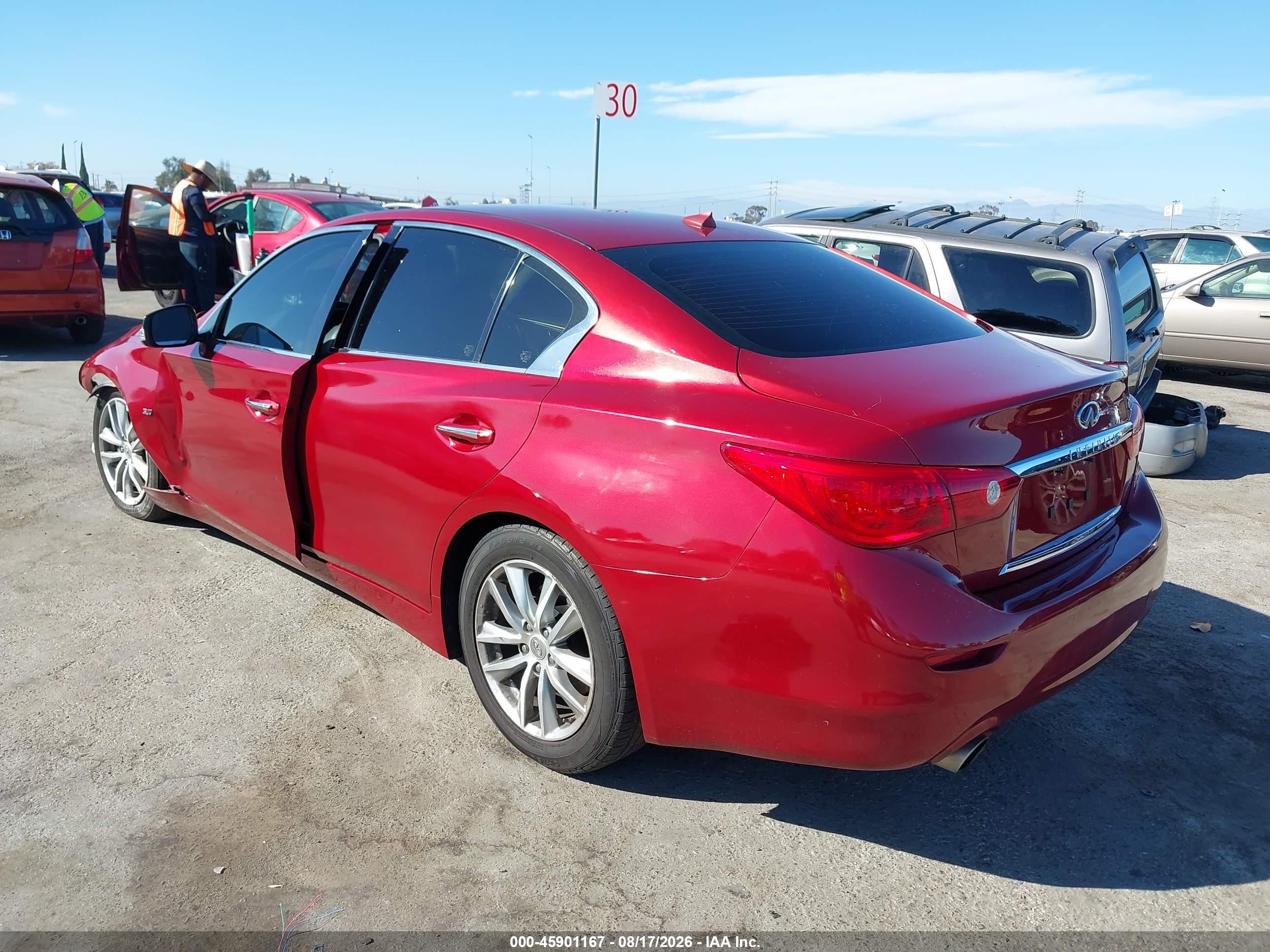 2015 Infiniti Q50 Premium Red vin: JN1BV7AP0FM350747