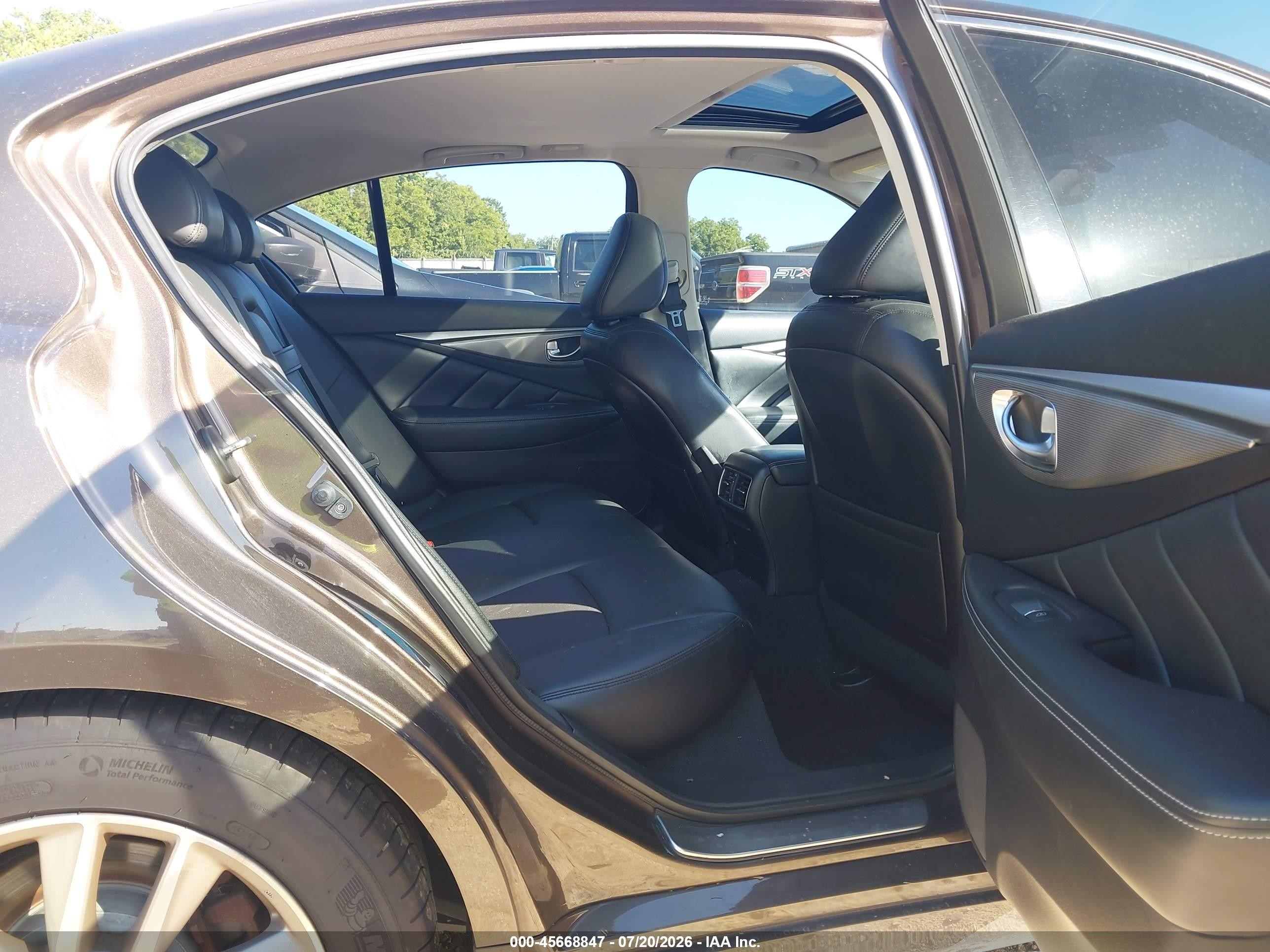 2014 Infiniti Q50 Premium Gray vin: JN1BV7AP1EM680623