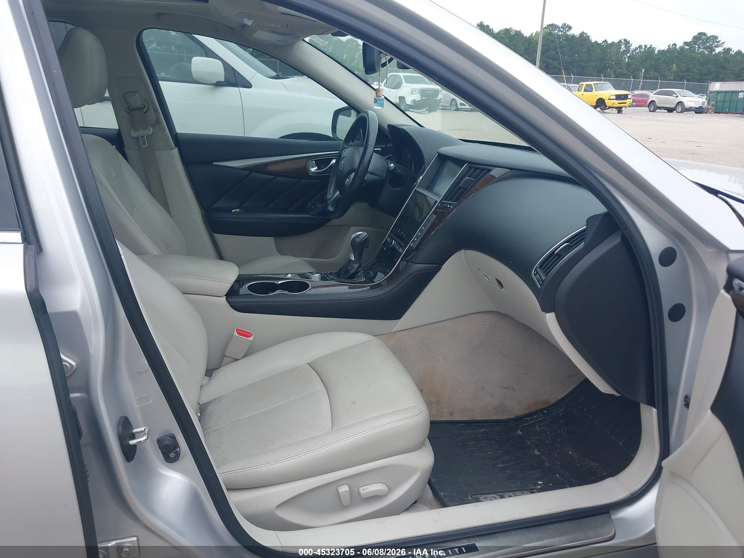 2014 Infiniti Q50 Premium Silver vin: JN1BV7AP1EM685269