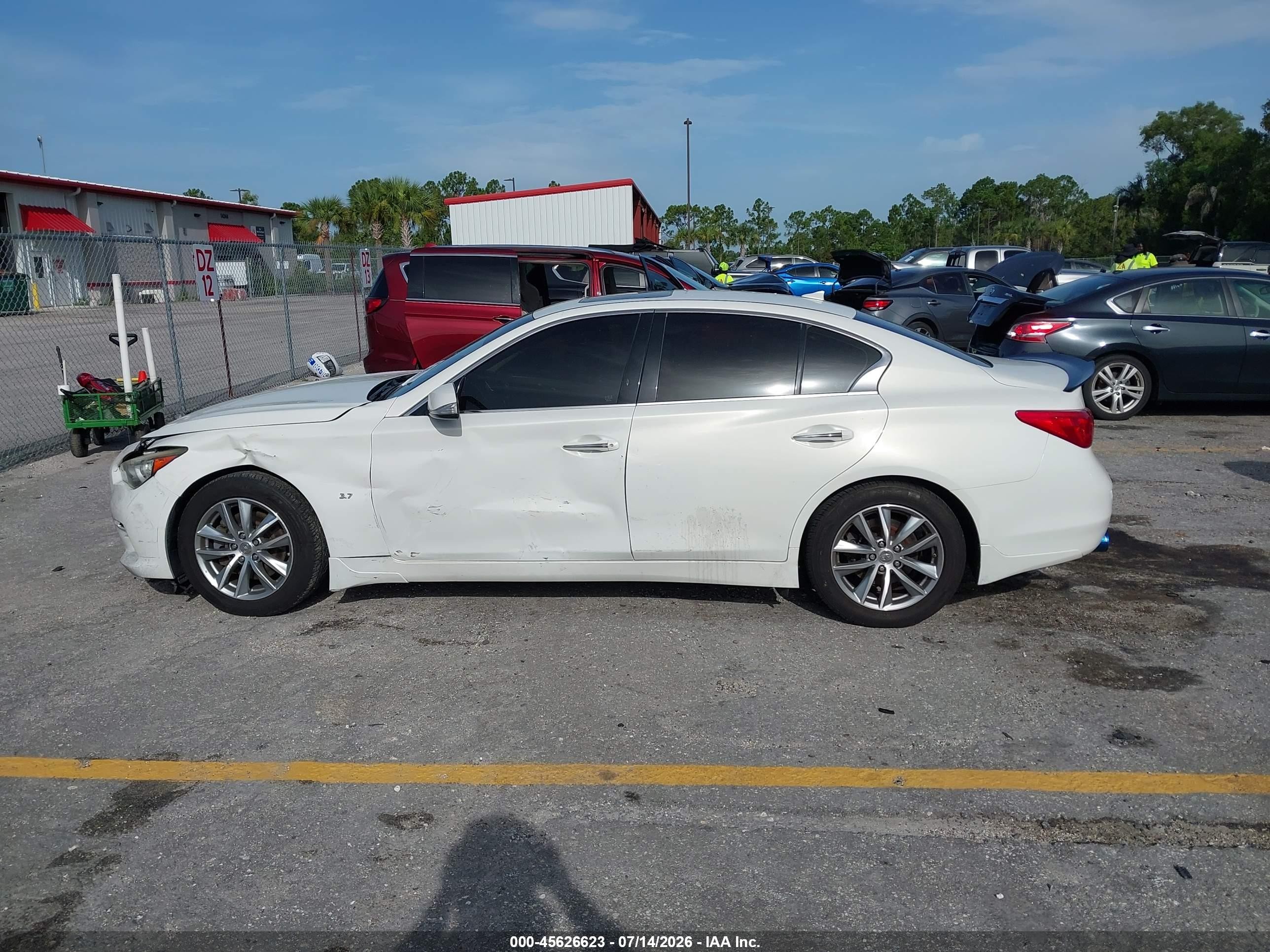 2014 Infiniti Q50 White vin: JN1BV7AP1EM689273