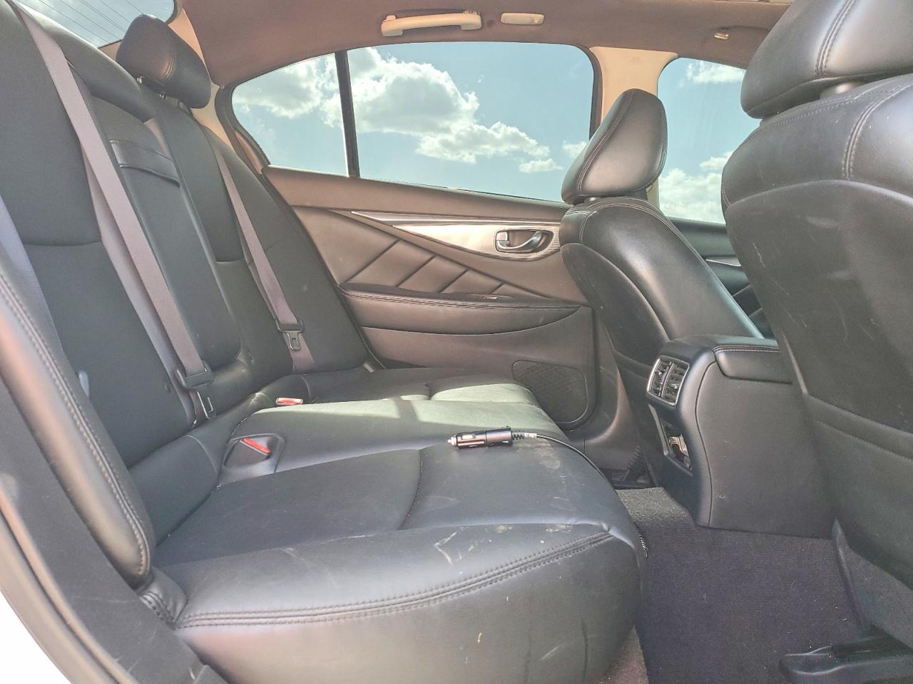 2014 Infiniti Q50 Base Белый vin: JN1BV7AP1EM692707