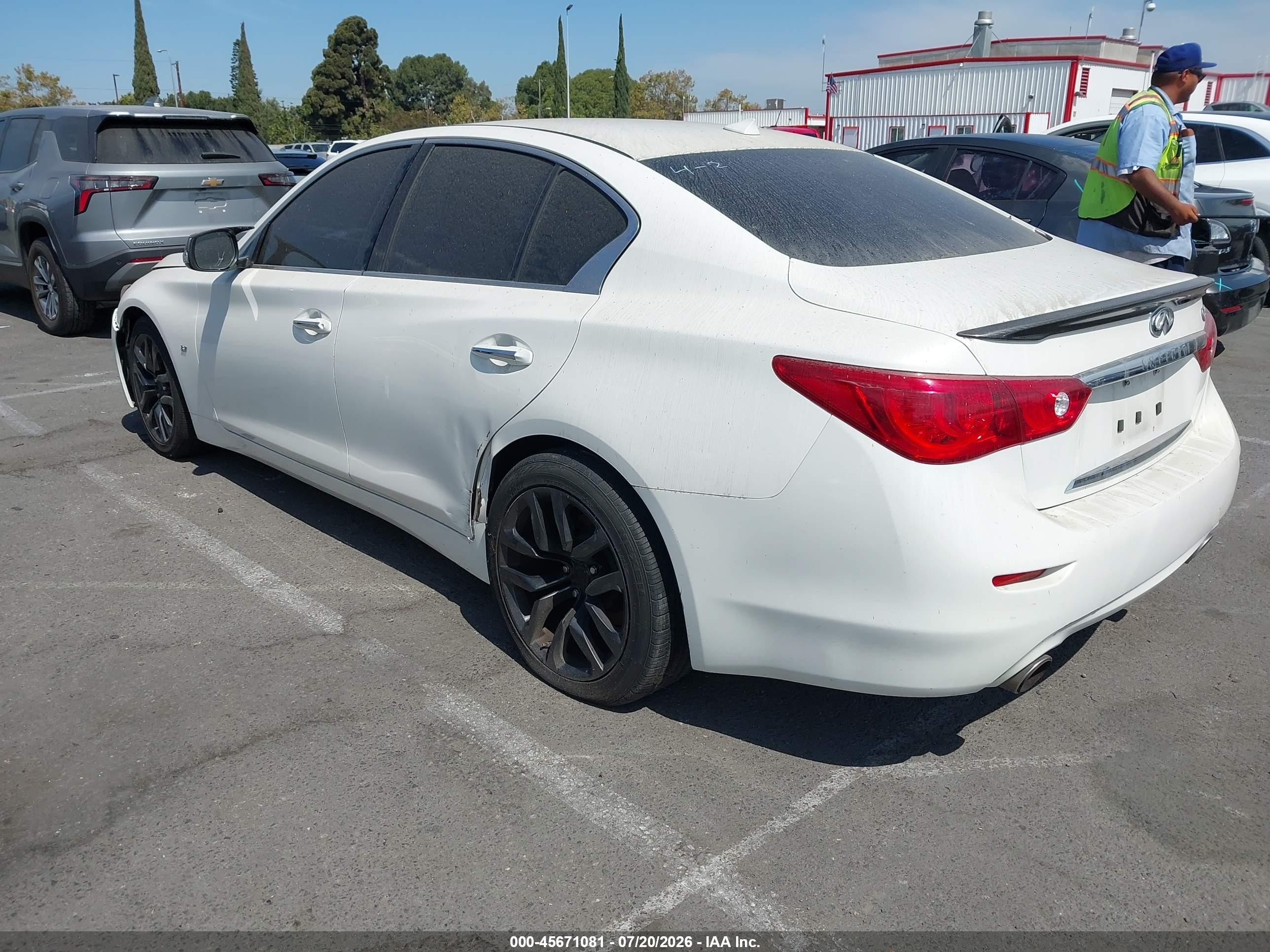 2015 Infiniti Q50 Premium White vin: JN1BV7AP1FM338932