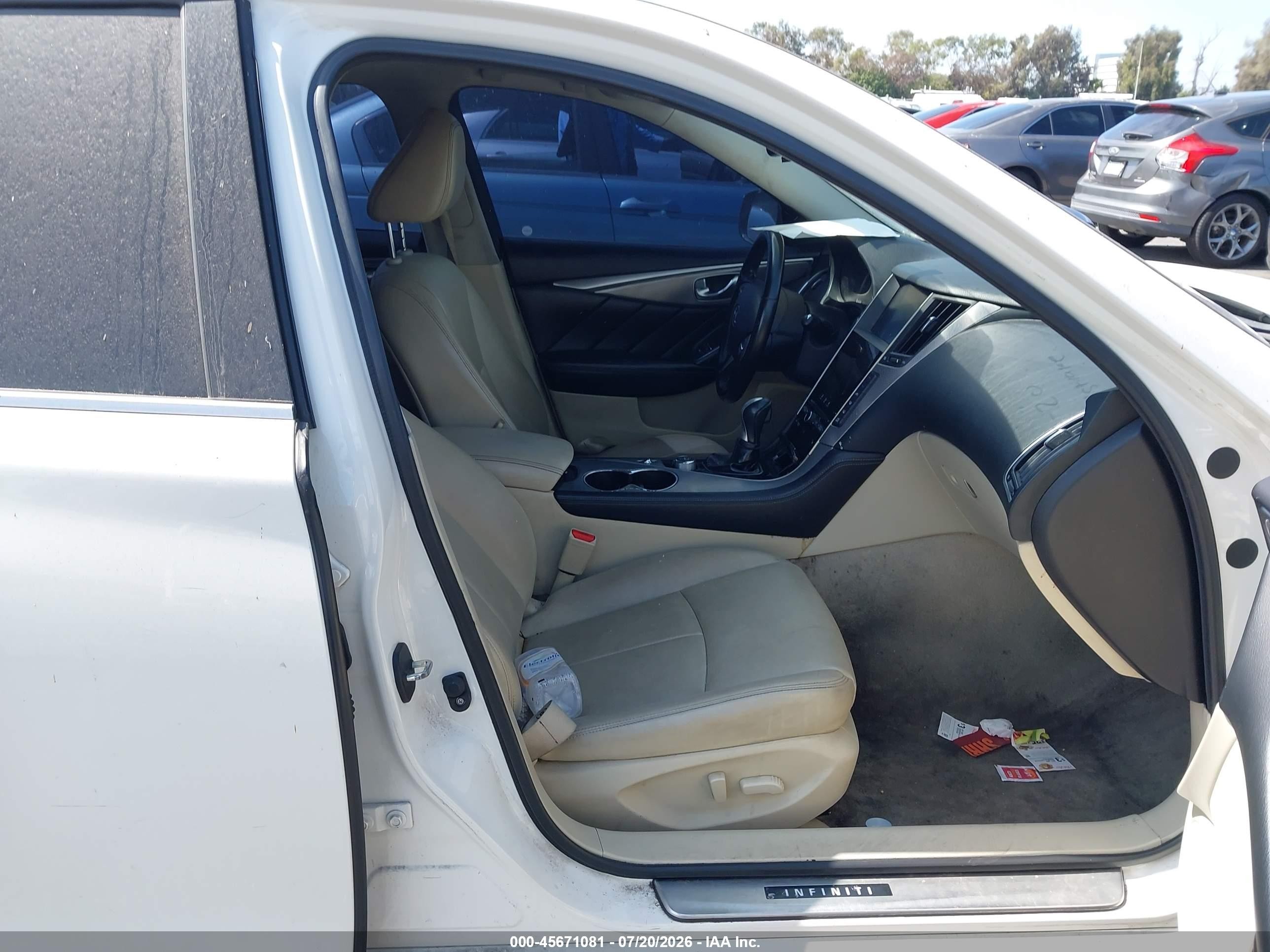 2015 Infiniti Q50 Premium White vin: JN1BV7AP1FM338932