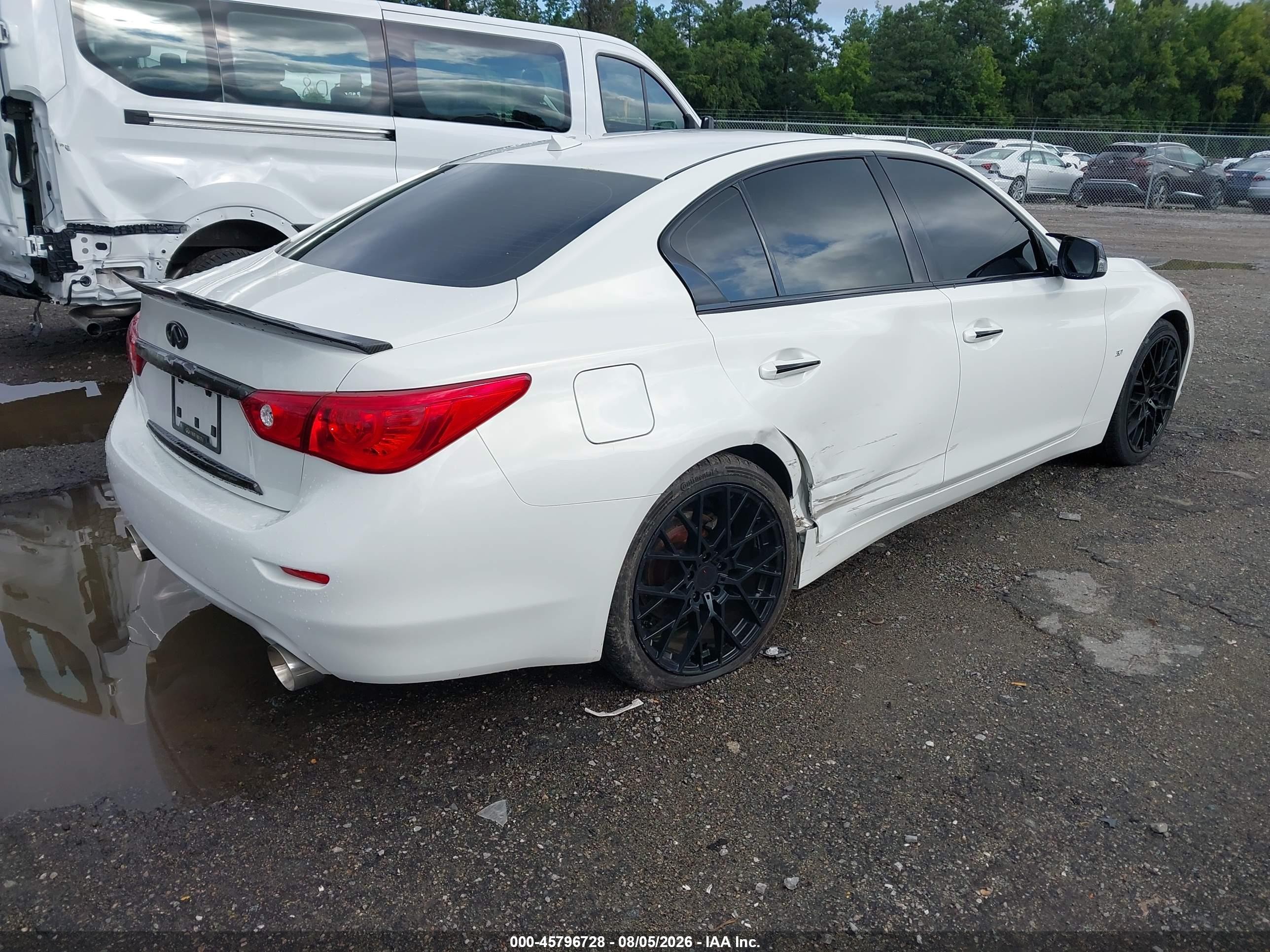 2015 Infiniti Q50   White vin: JN1BV7AP1FM339319