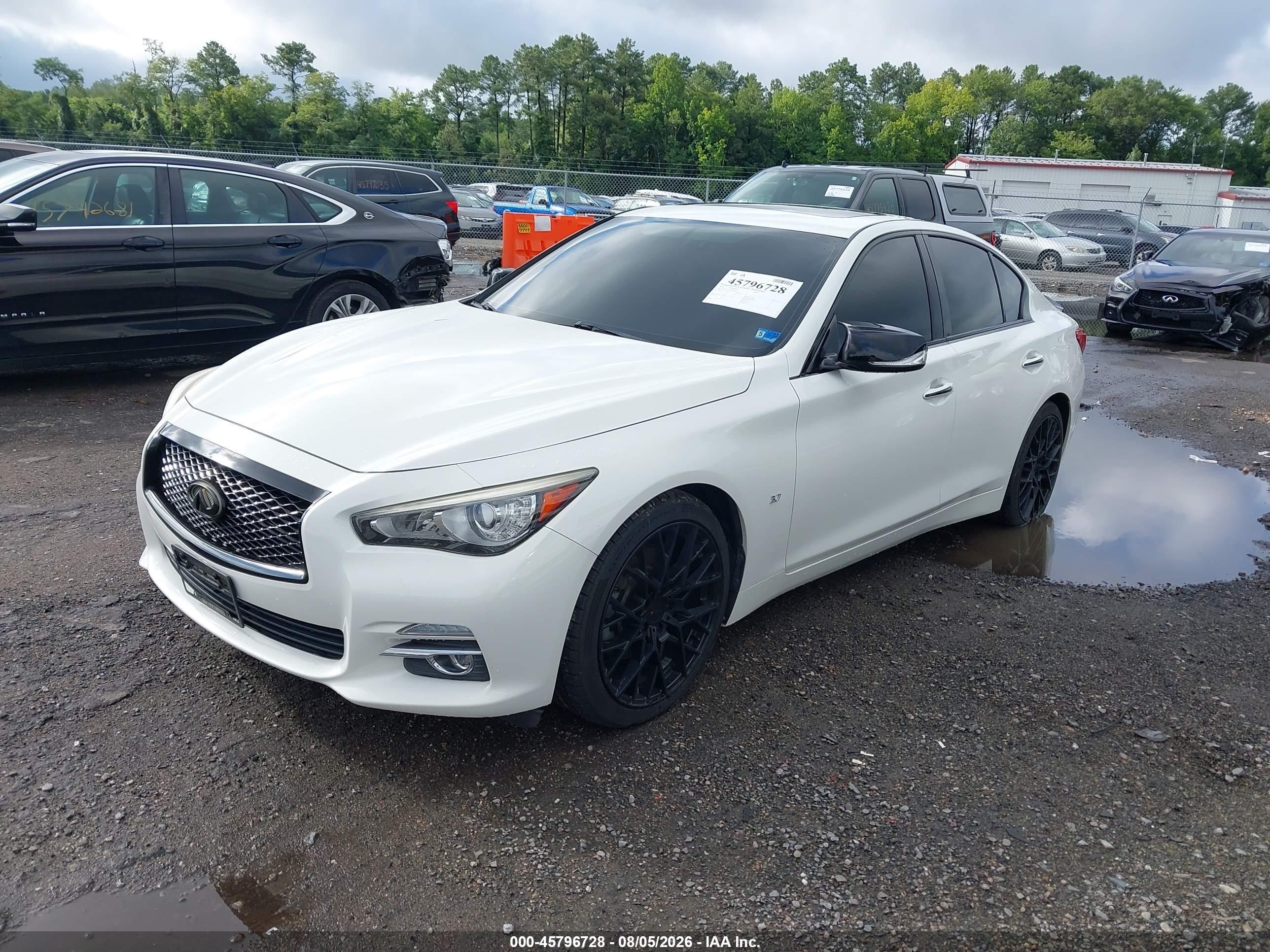 2015 Infiniti Q50   White vin: JN1BV7AP1FM339319